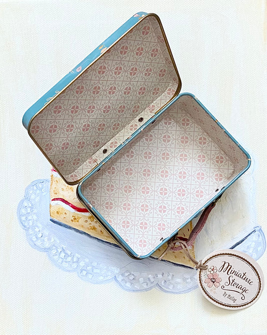 Suitcase/tin - Blue Merle