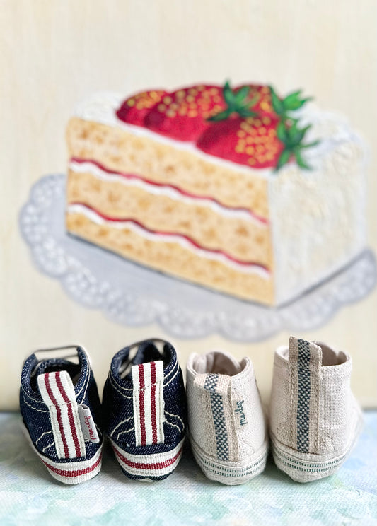 Medium Tennis Shoes - 2013