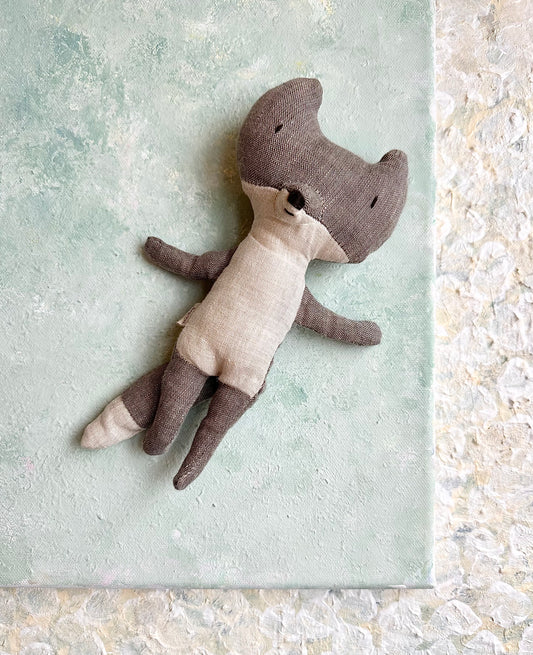 Fox & Friends: Mini Wolf - 2016