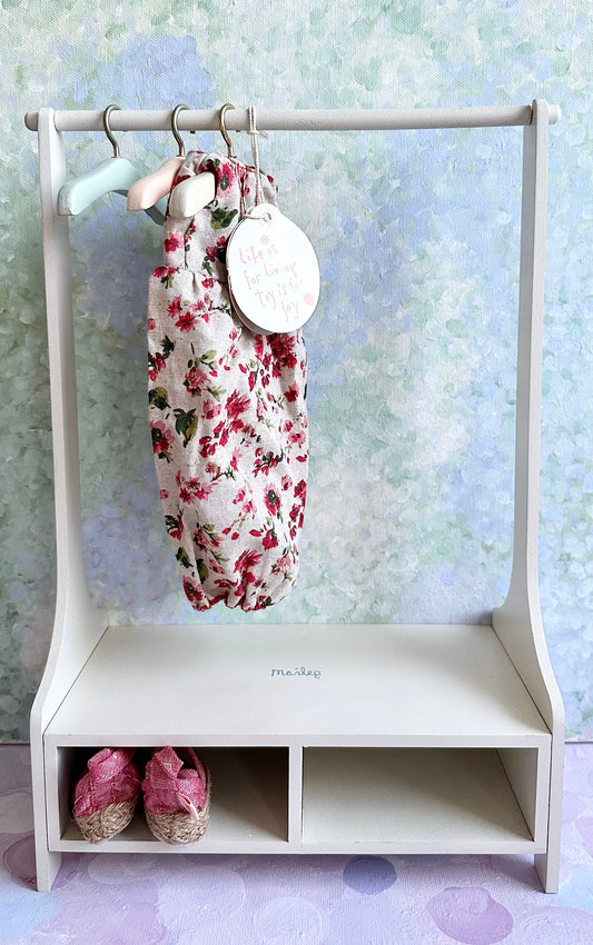 Wooden Clothes Rack incl. hangers - 2012