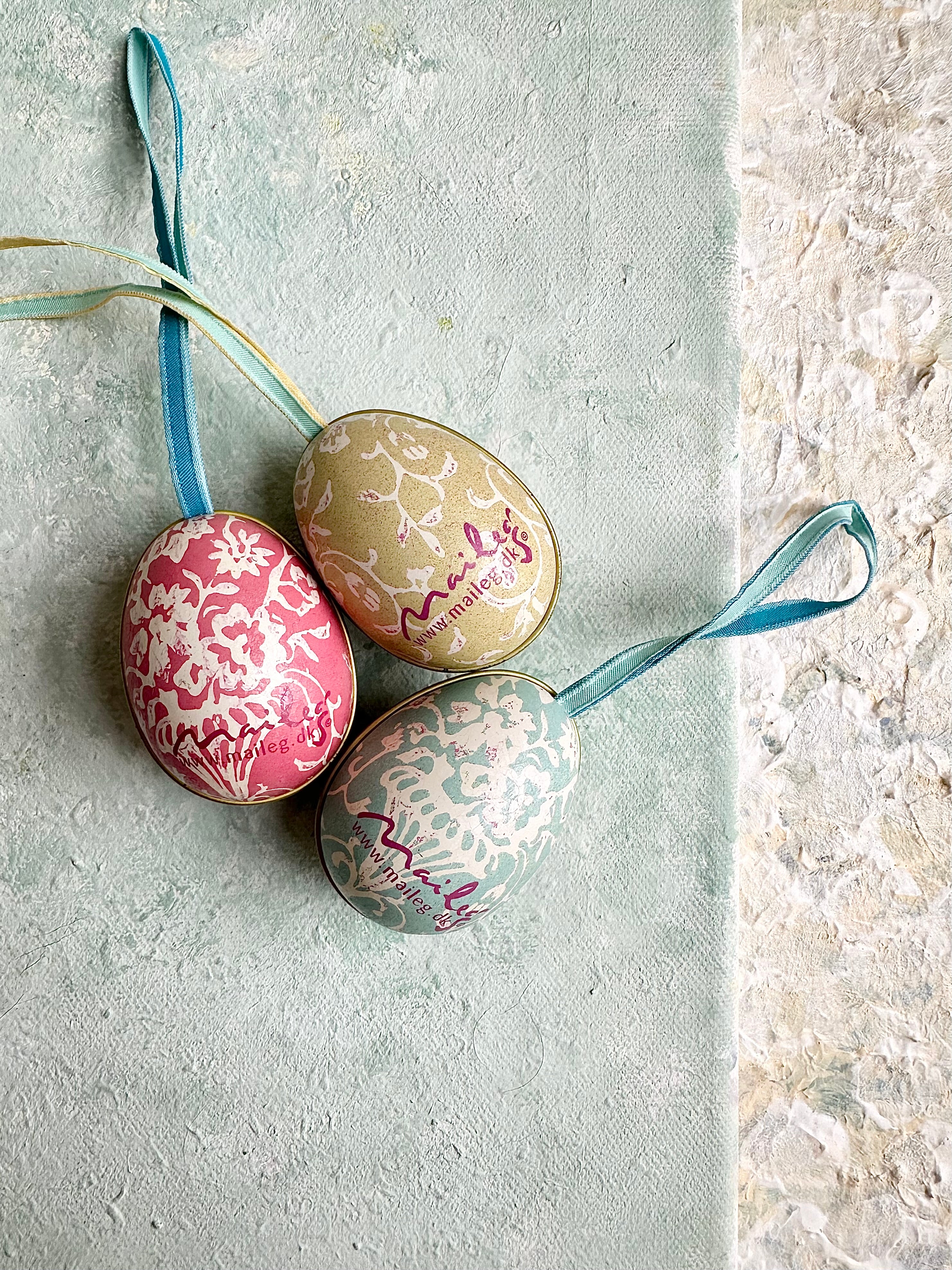 Mini Easter Metal Egg - 2009