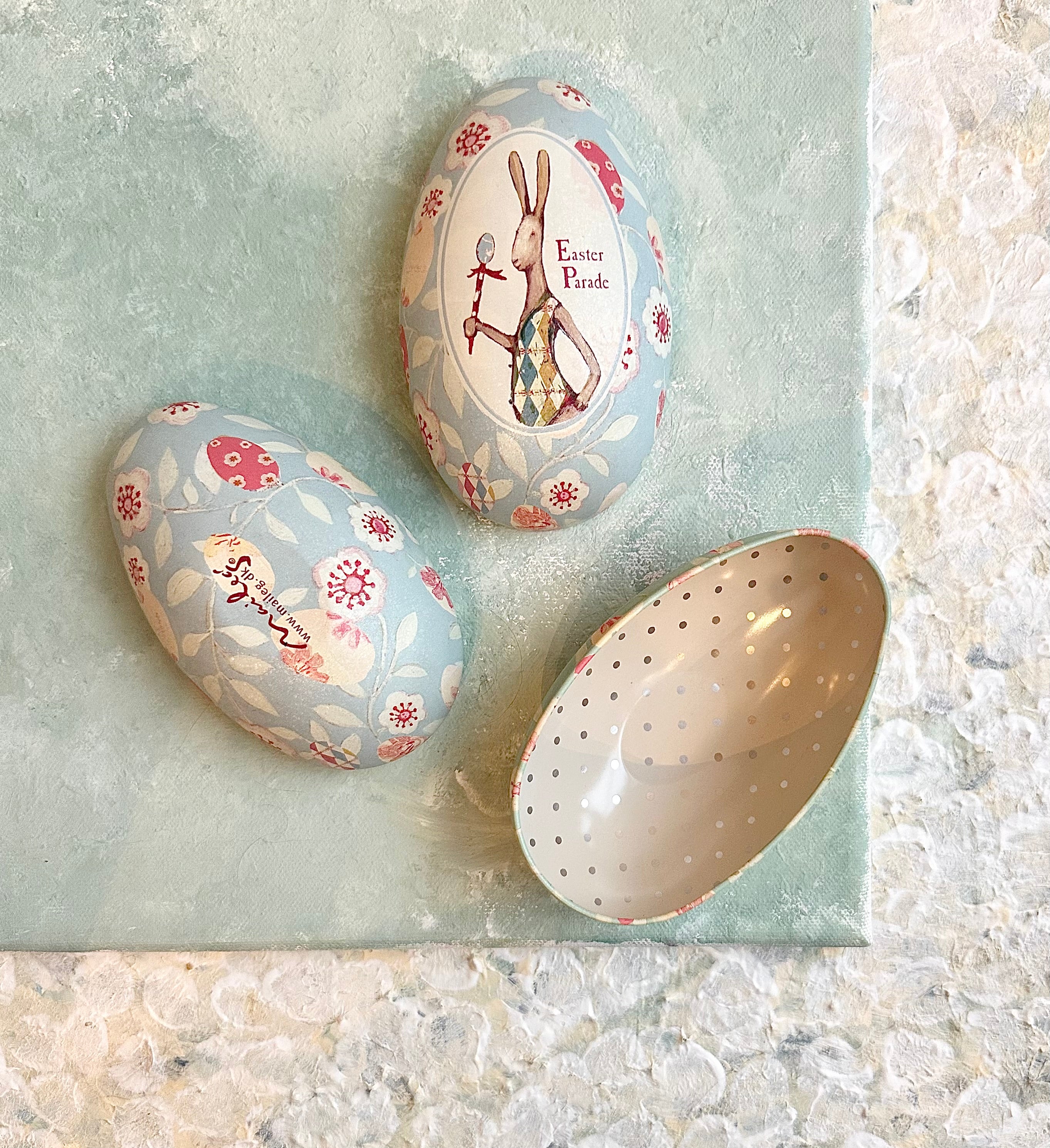 Large Easter Metal Egg - 2009