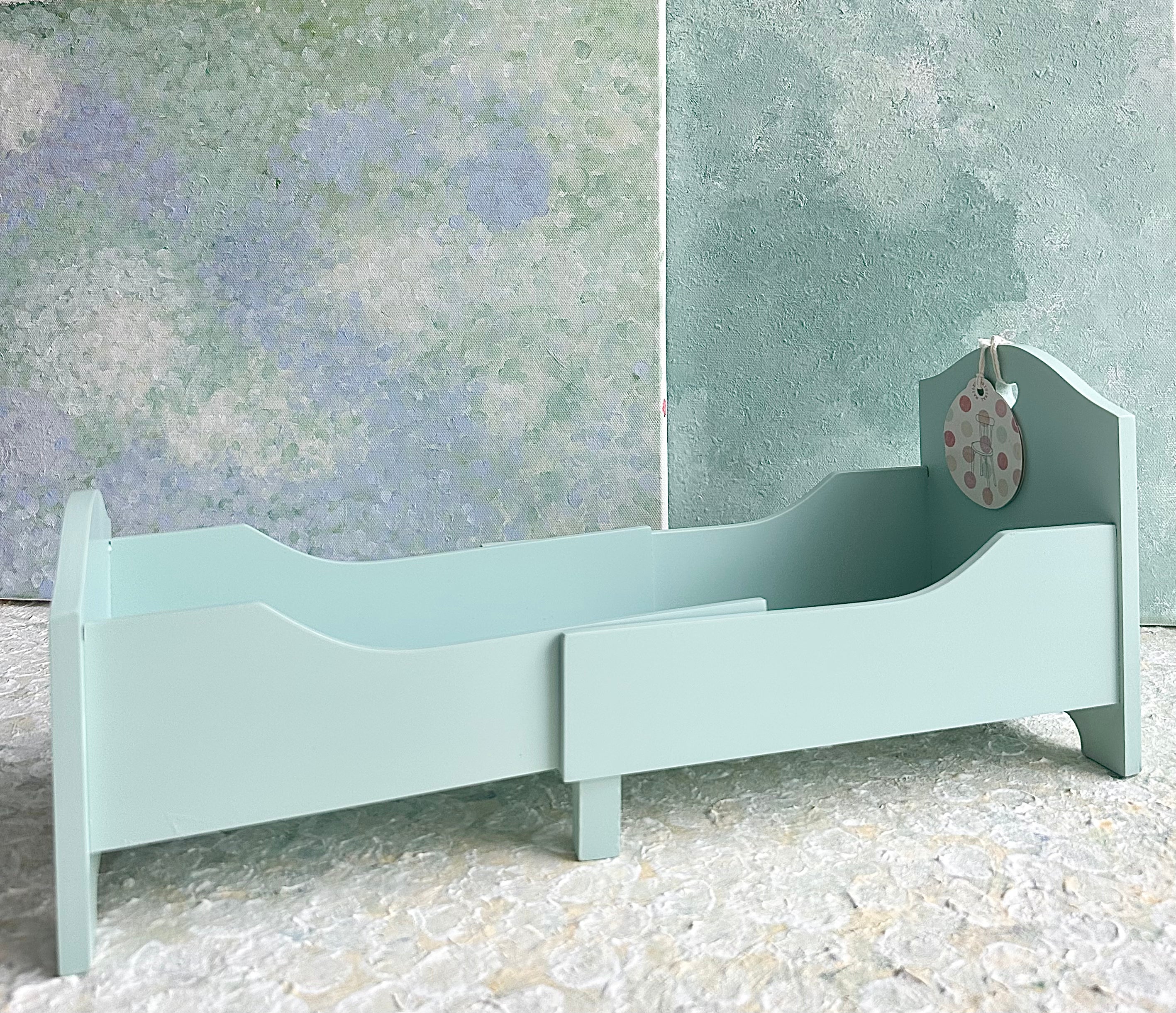 Pull Out Bed with Bedlinen - 2012