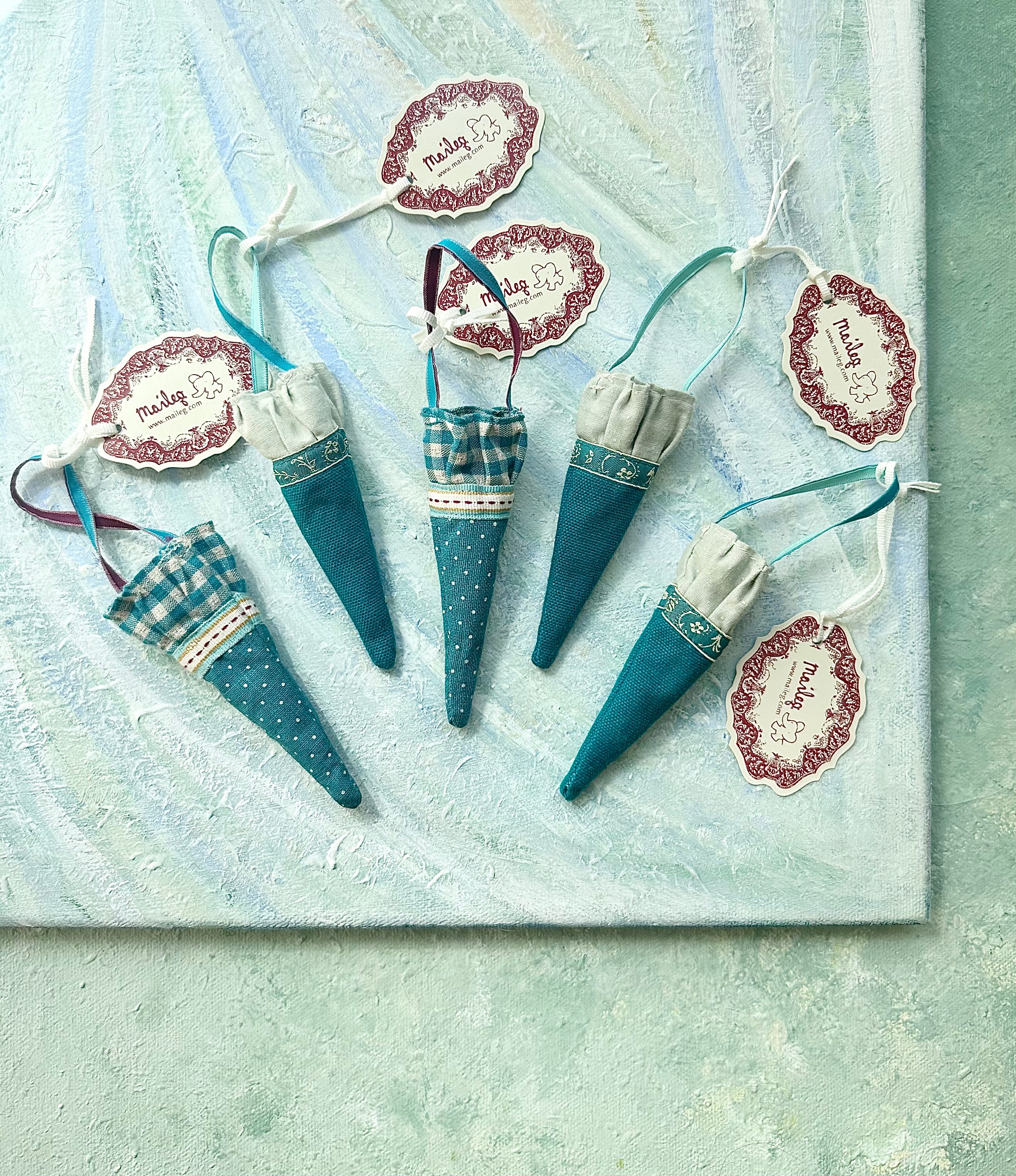 Christmas Ornament Mini Cornet - 2008