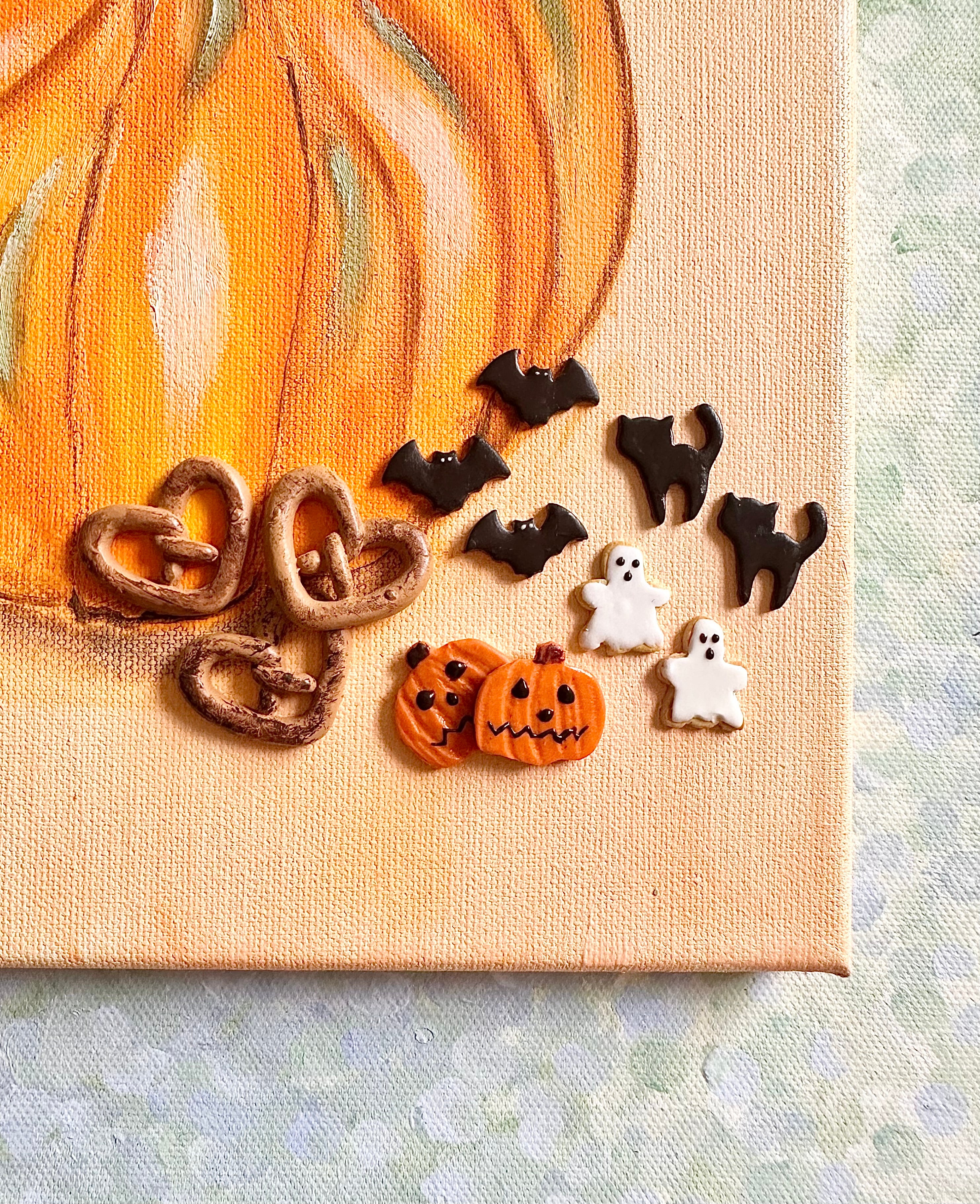 Miniature Halloween Pretzel