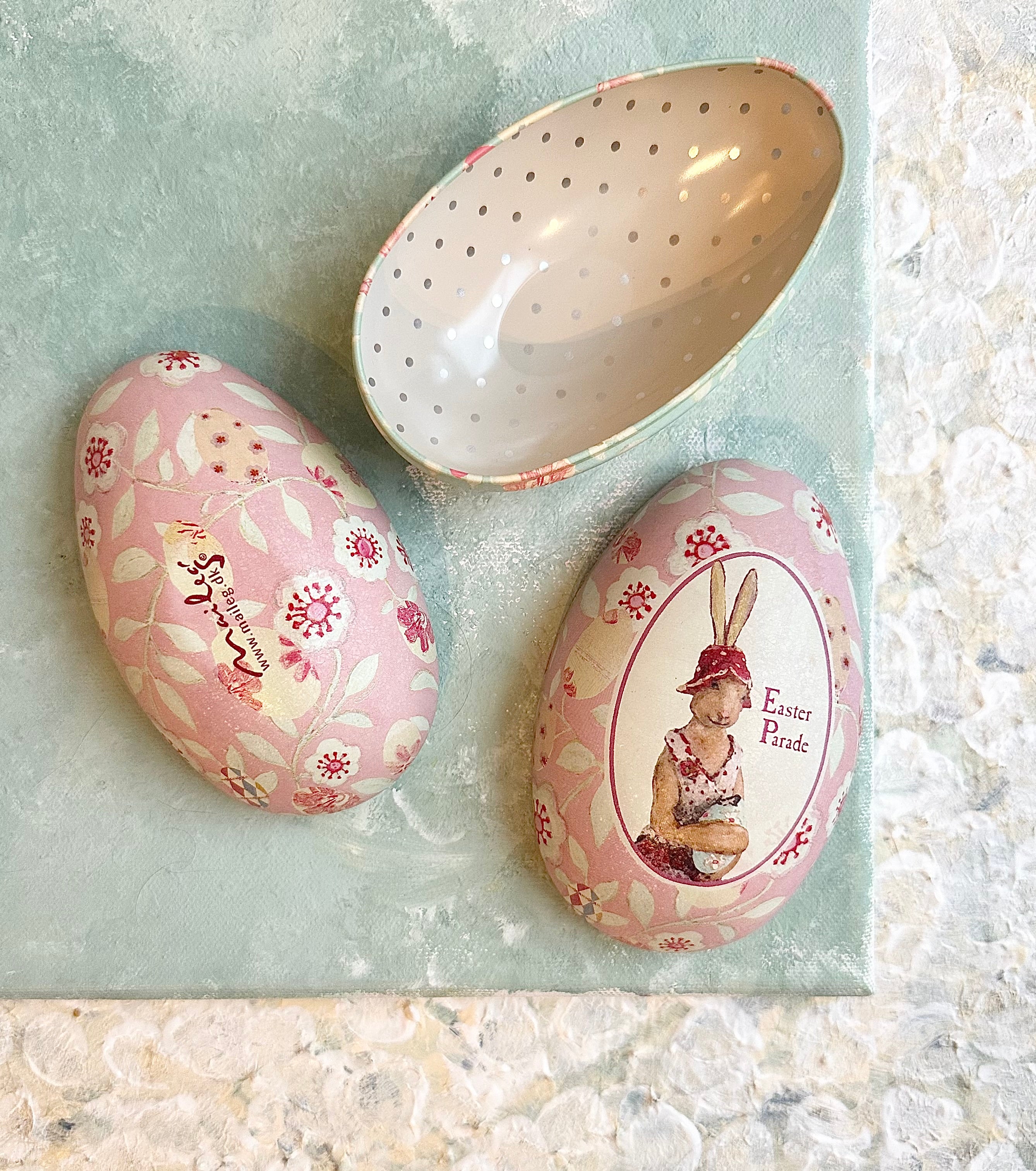 Large Easter Metal Egg - 2009