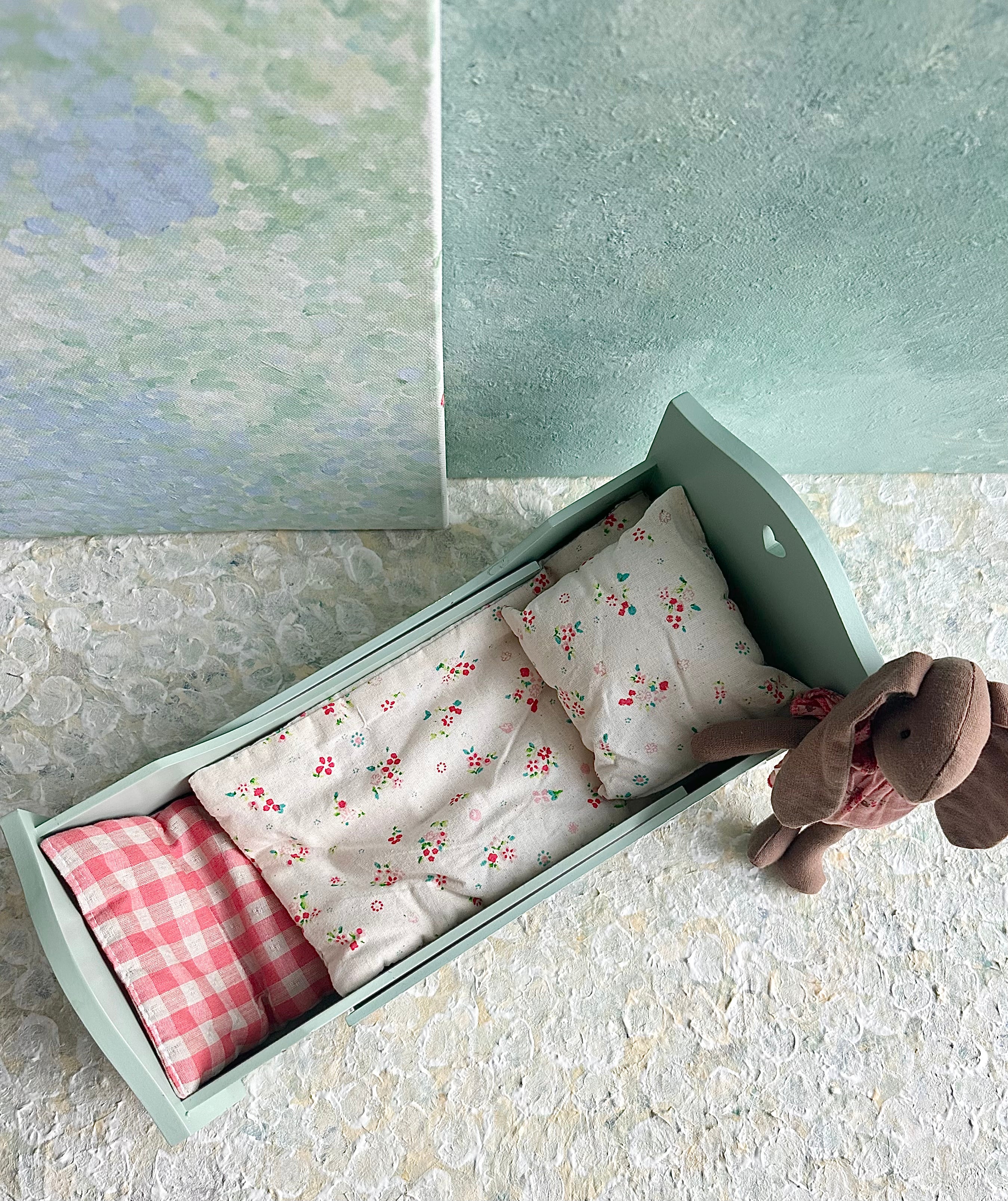 Pull Out Bed with Bedlinen - 2012