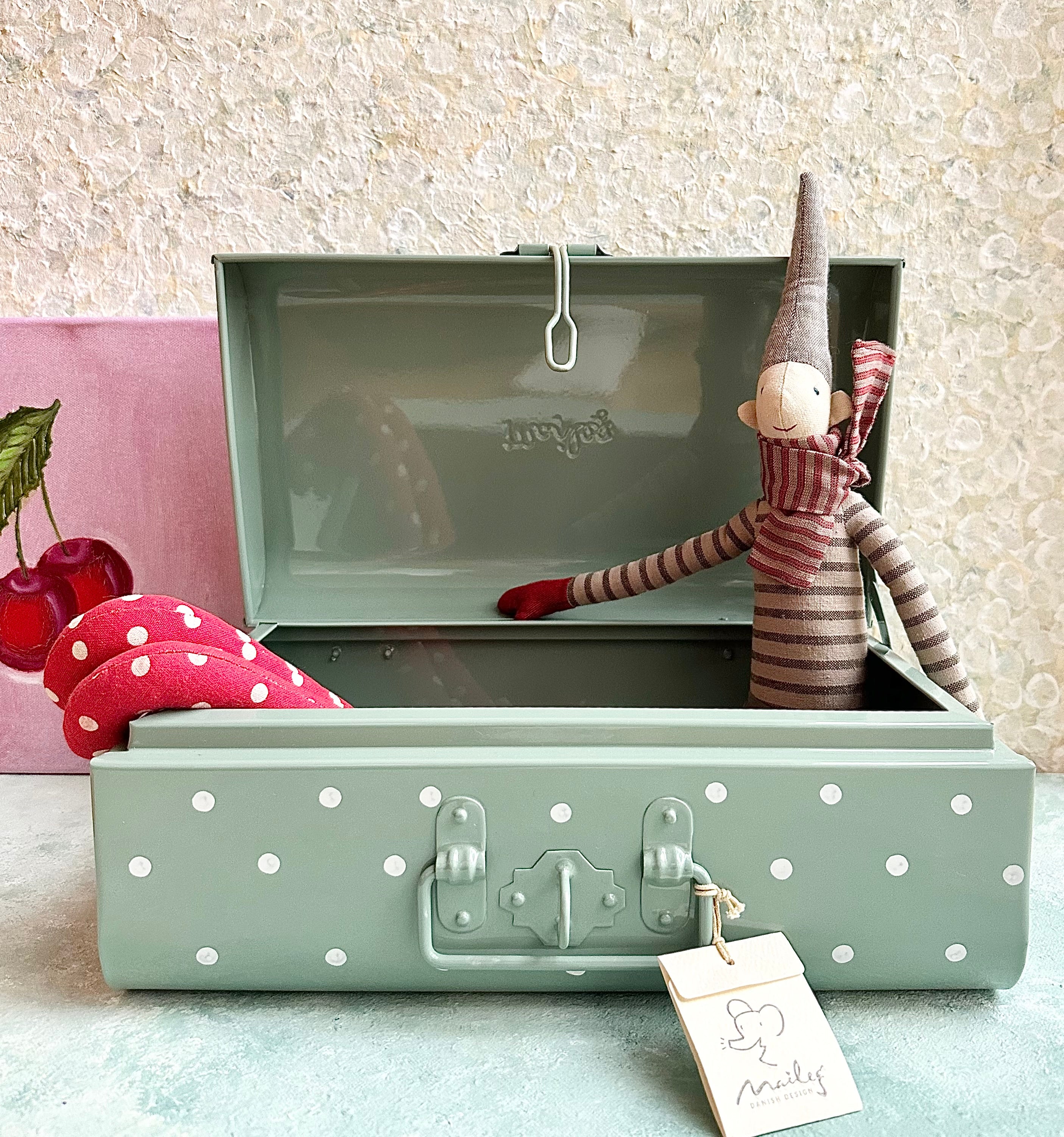 Polka Suitcase Storage - 2020