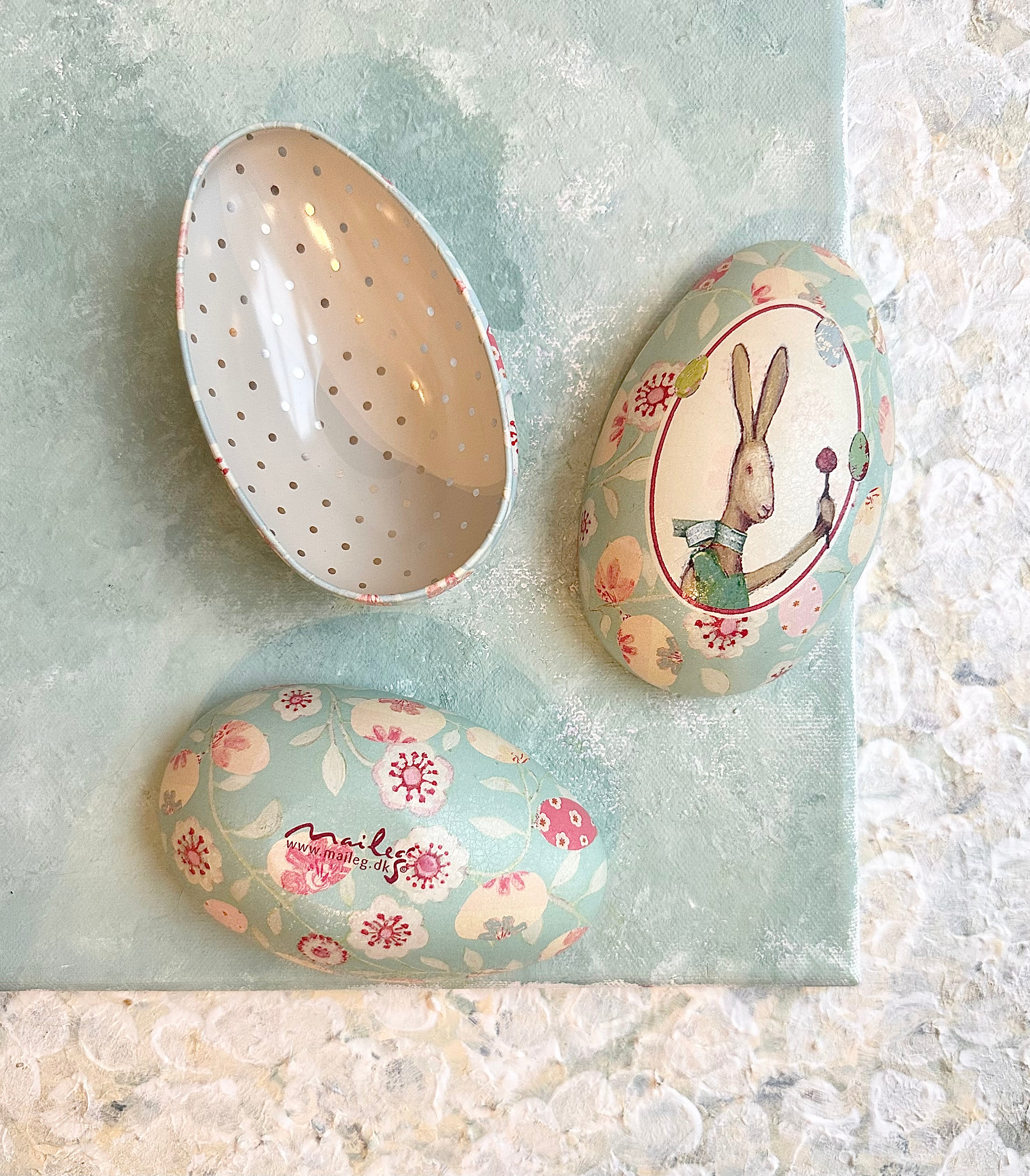 Large Easter Metal Egg - 2009