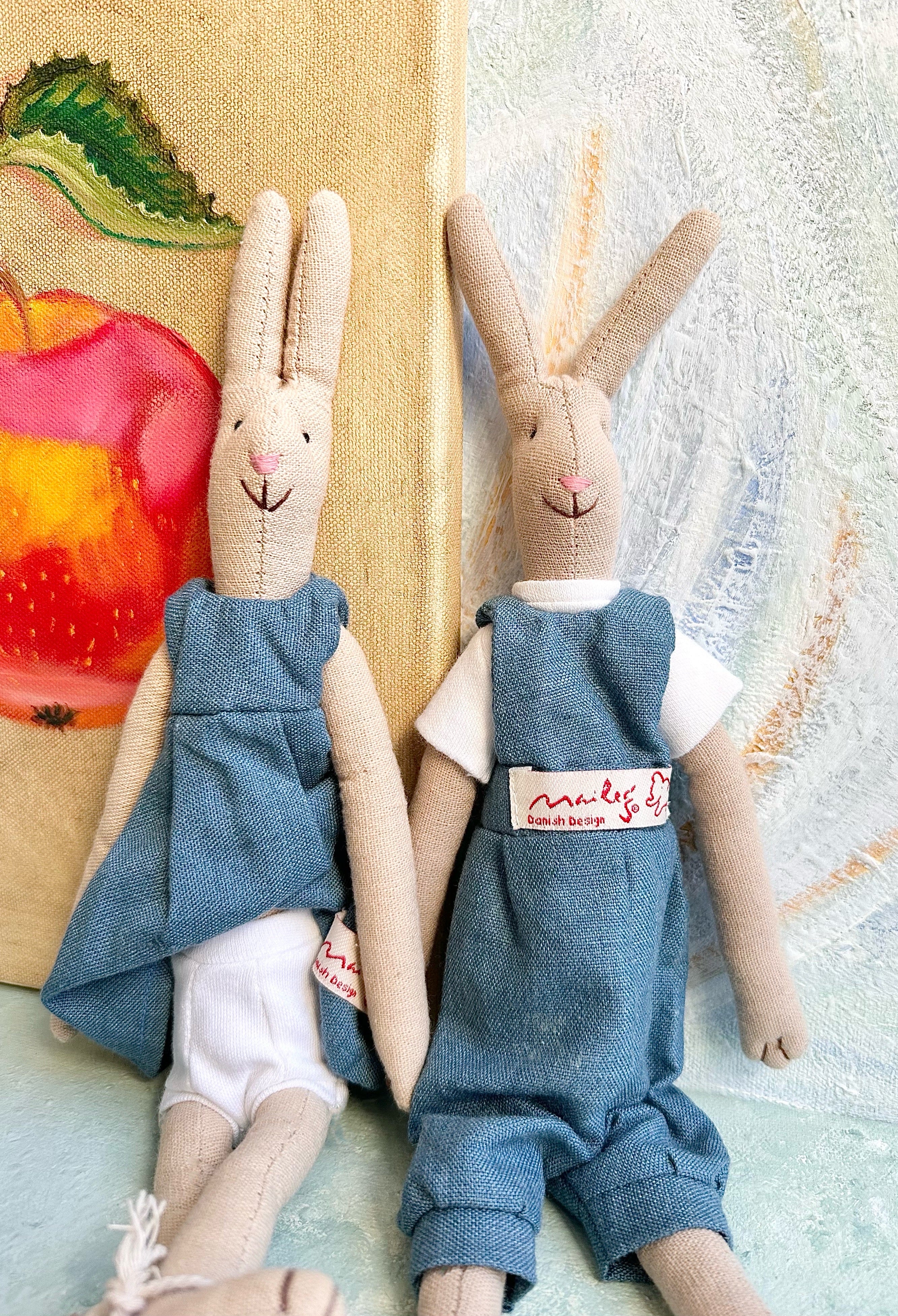 Small Rabbit Couple - 2001