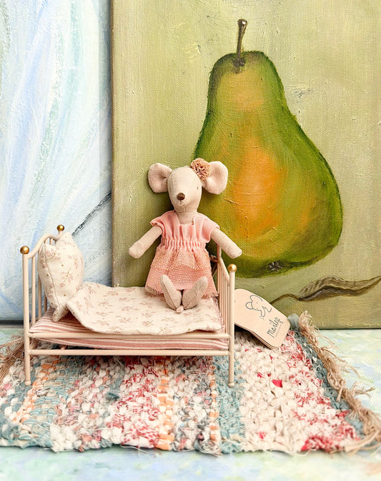 Vintage Mouse Bed - 2023