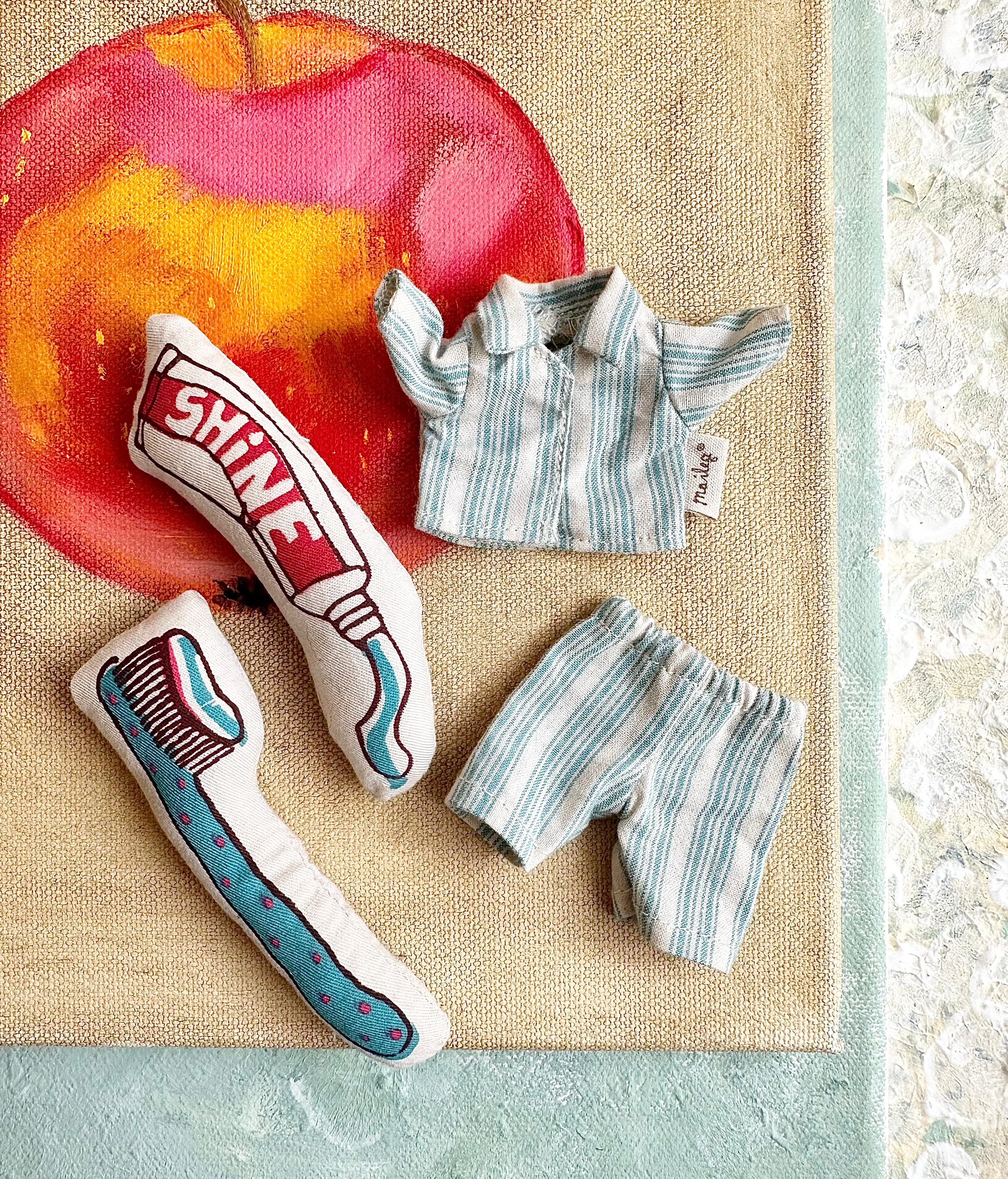 Mouse Bed Time Set in Suitcase - 2016