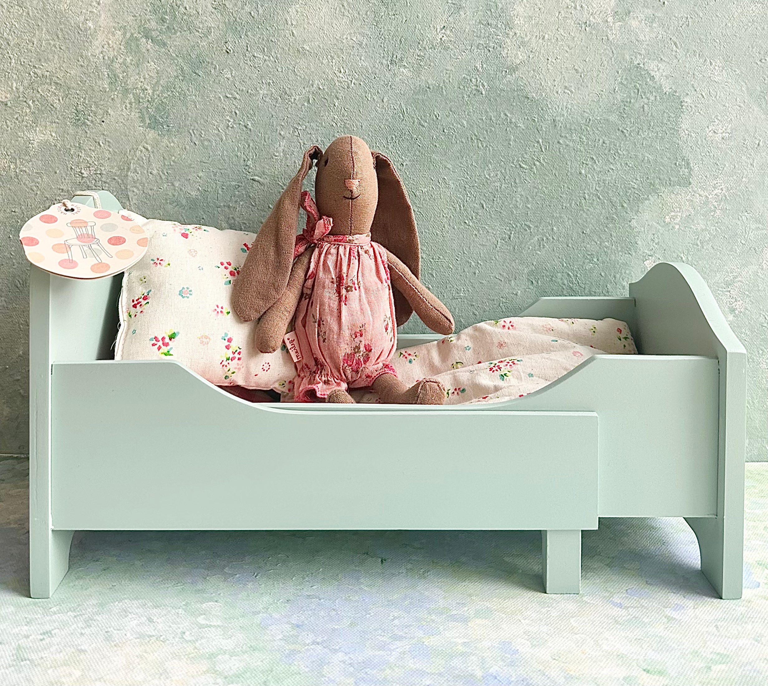 Pull Out Bed with Bedlinen - 2012