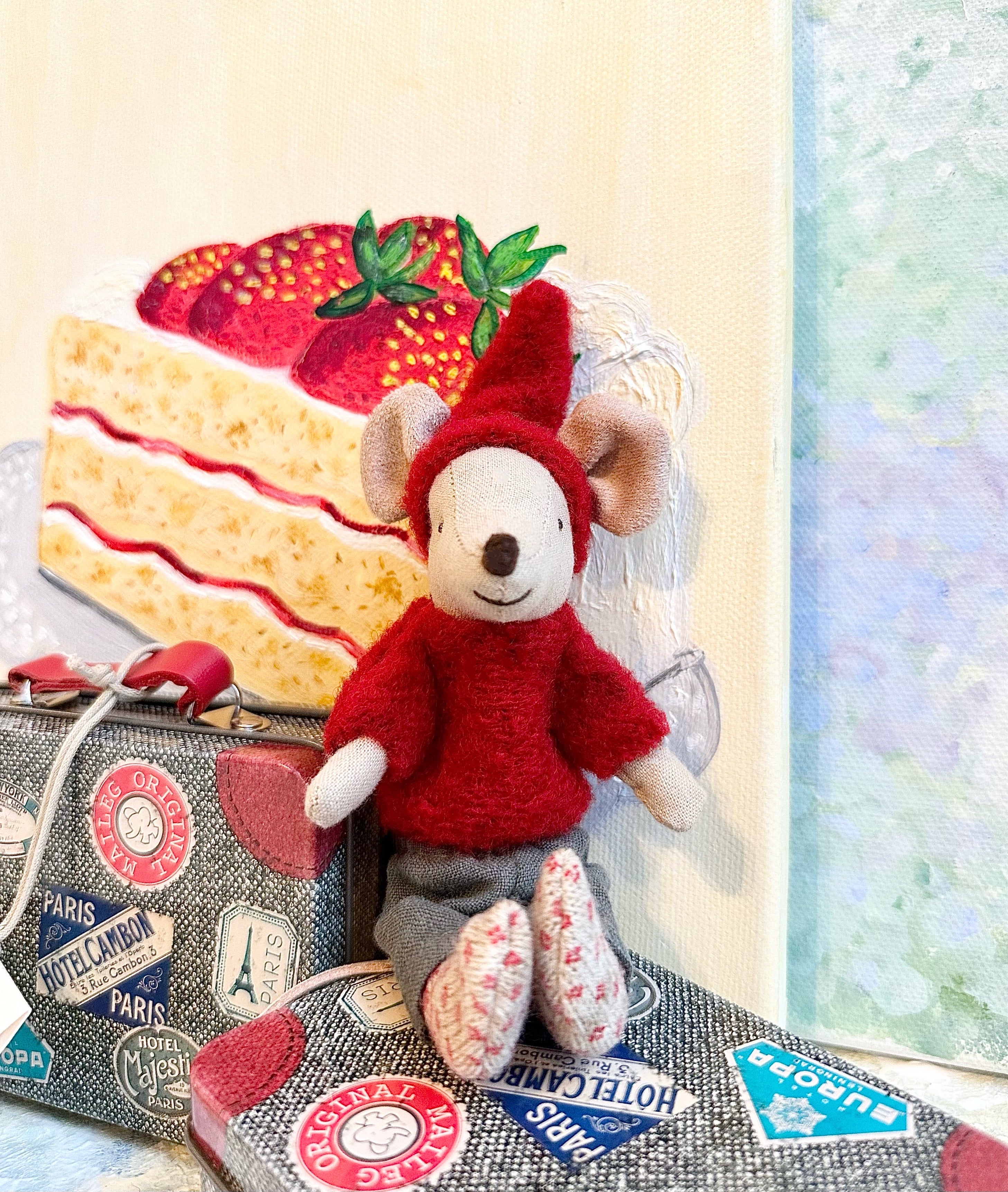 Travel Pixy Mouse in Suitcase - 2016