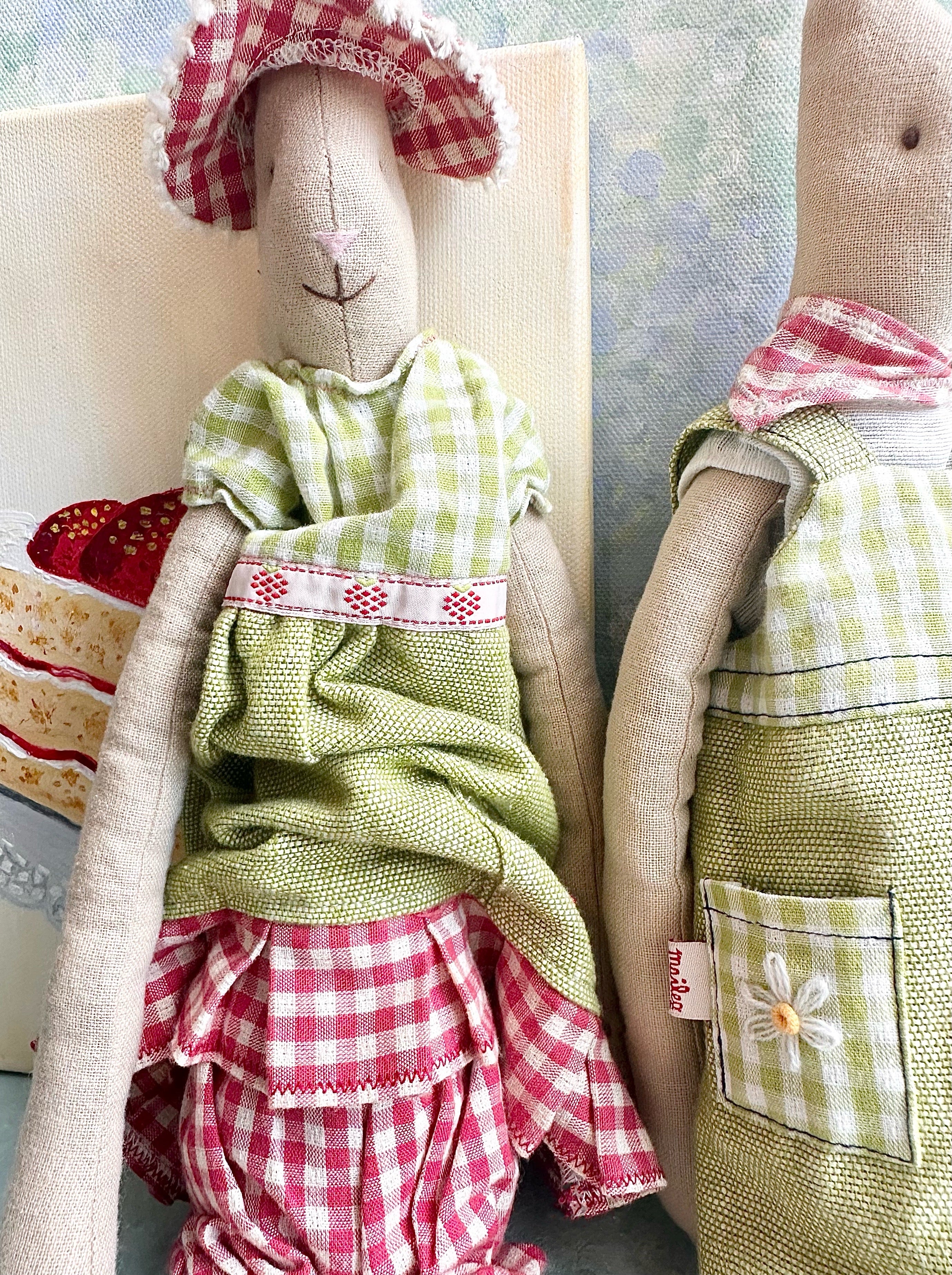 Medium Raspberry Rabbit - 2007