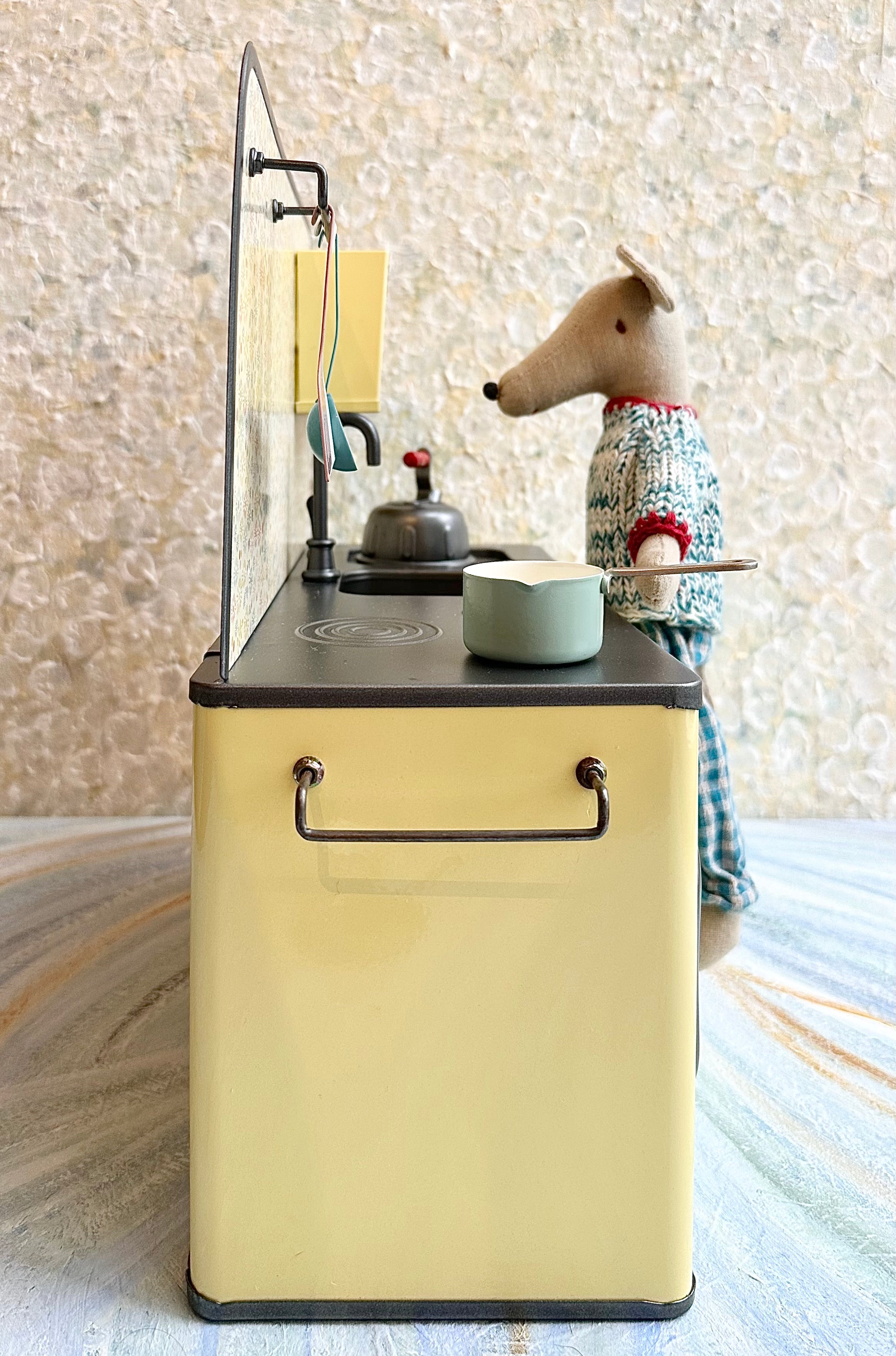 Retro Kitchen - 2016