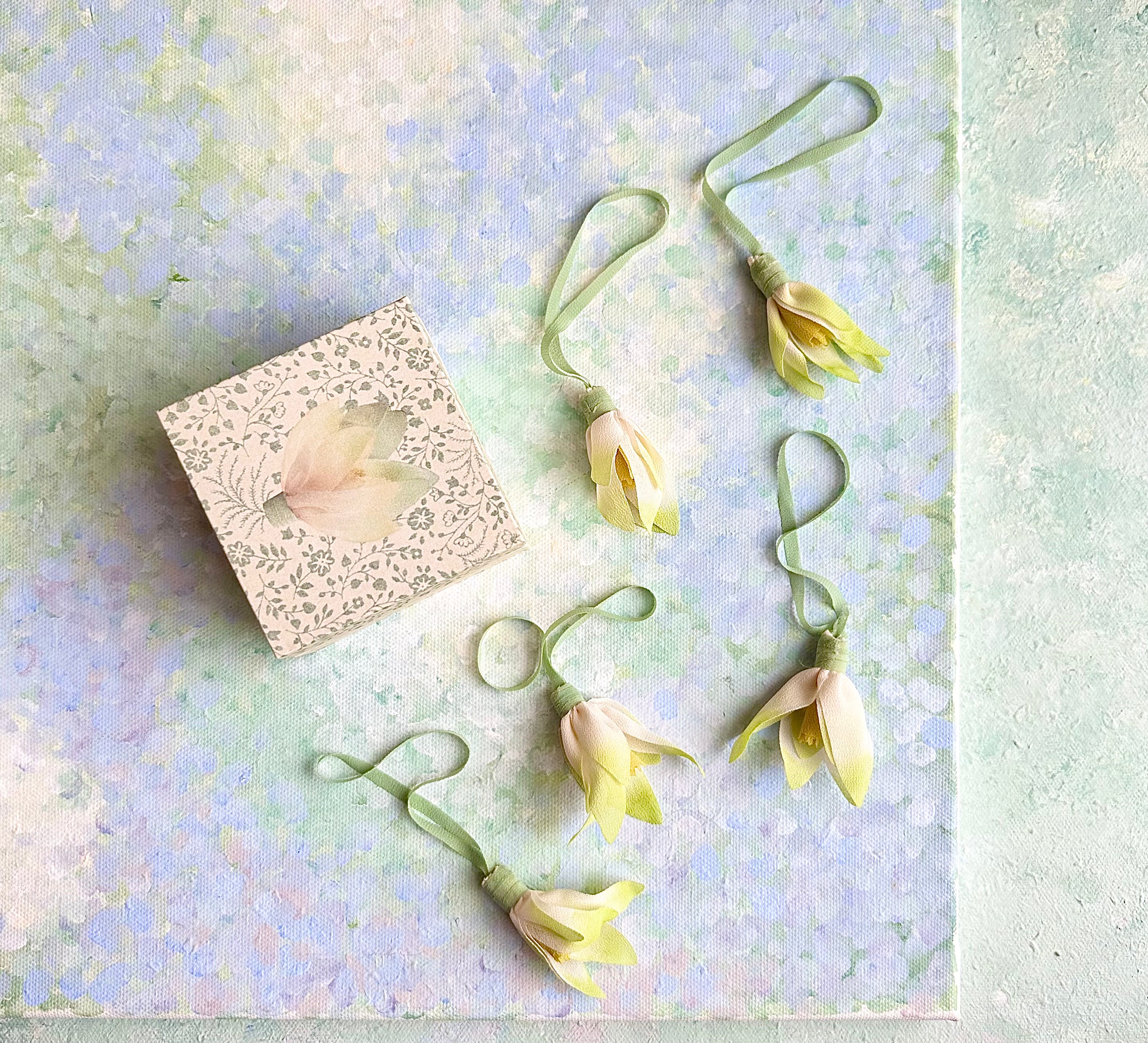 Easter Dorthea Flowers in Box - 2017