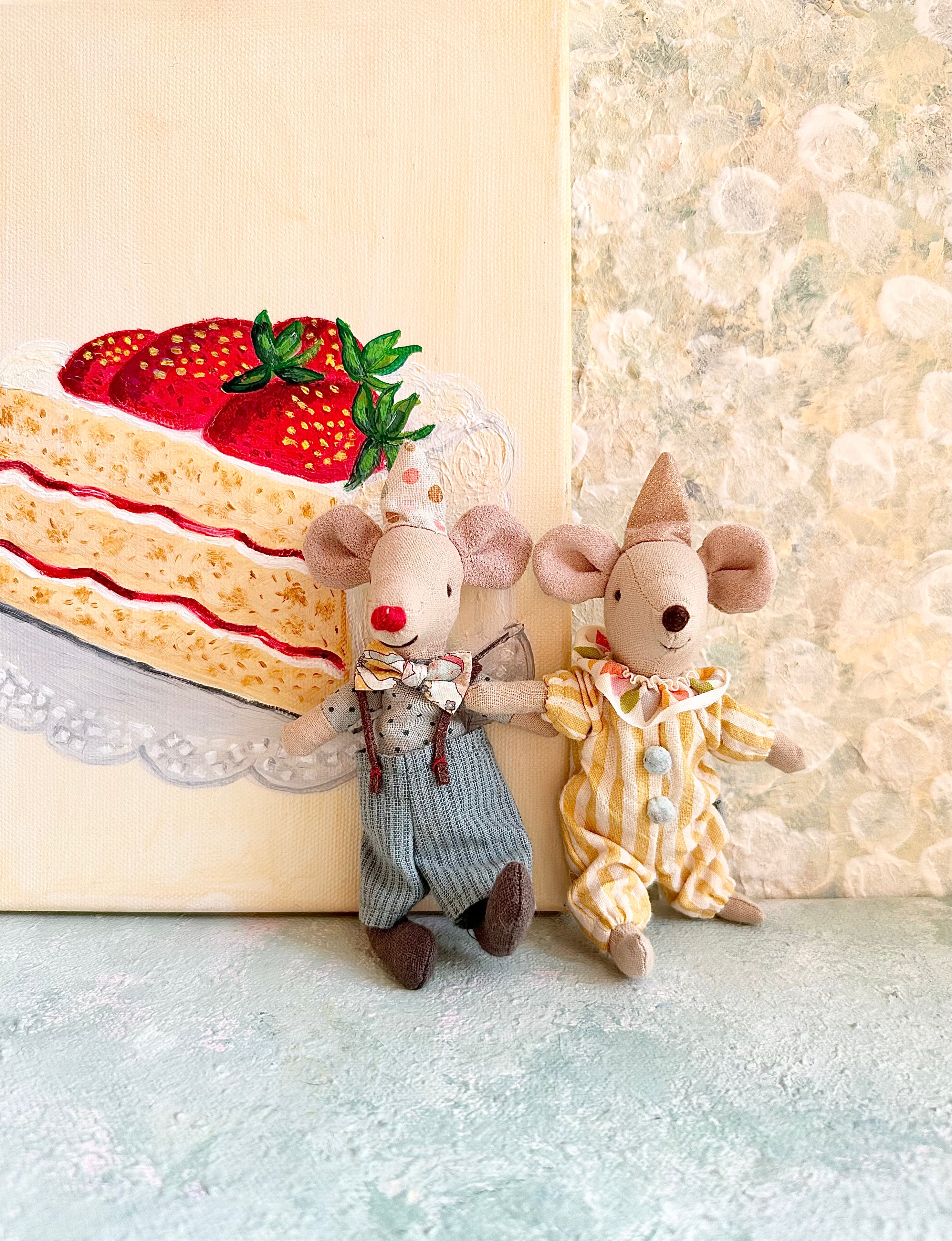 Circus Clown Mouse in Suitcase - 2017