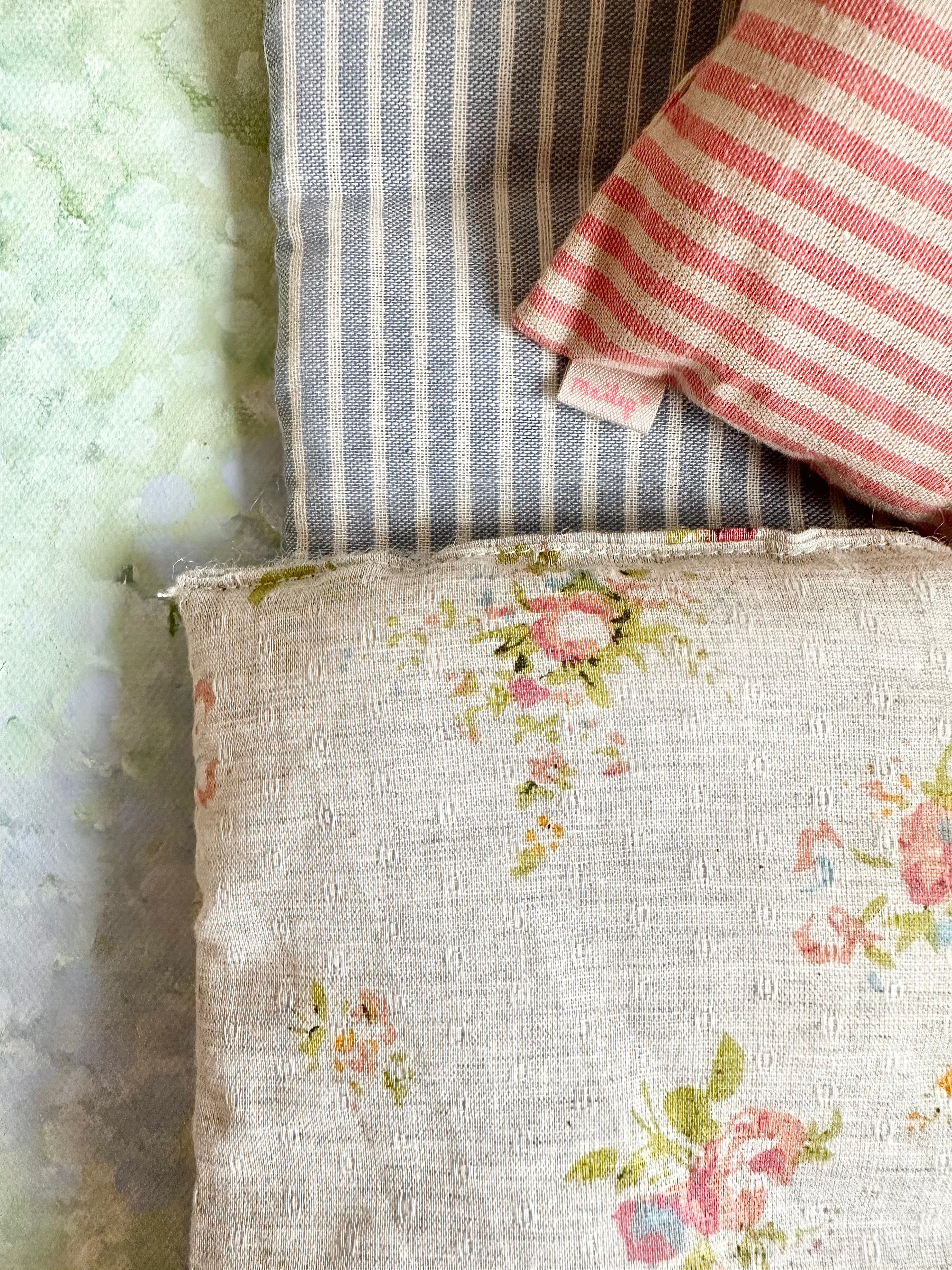 Pull Out Bed with Bedlinen - 2014