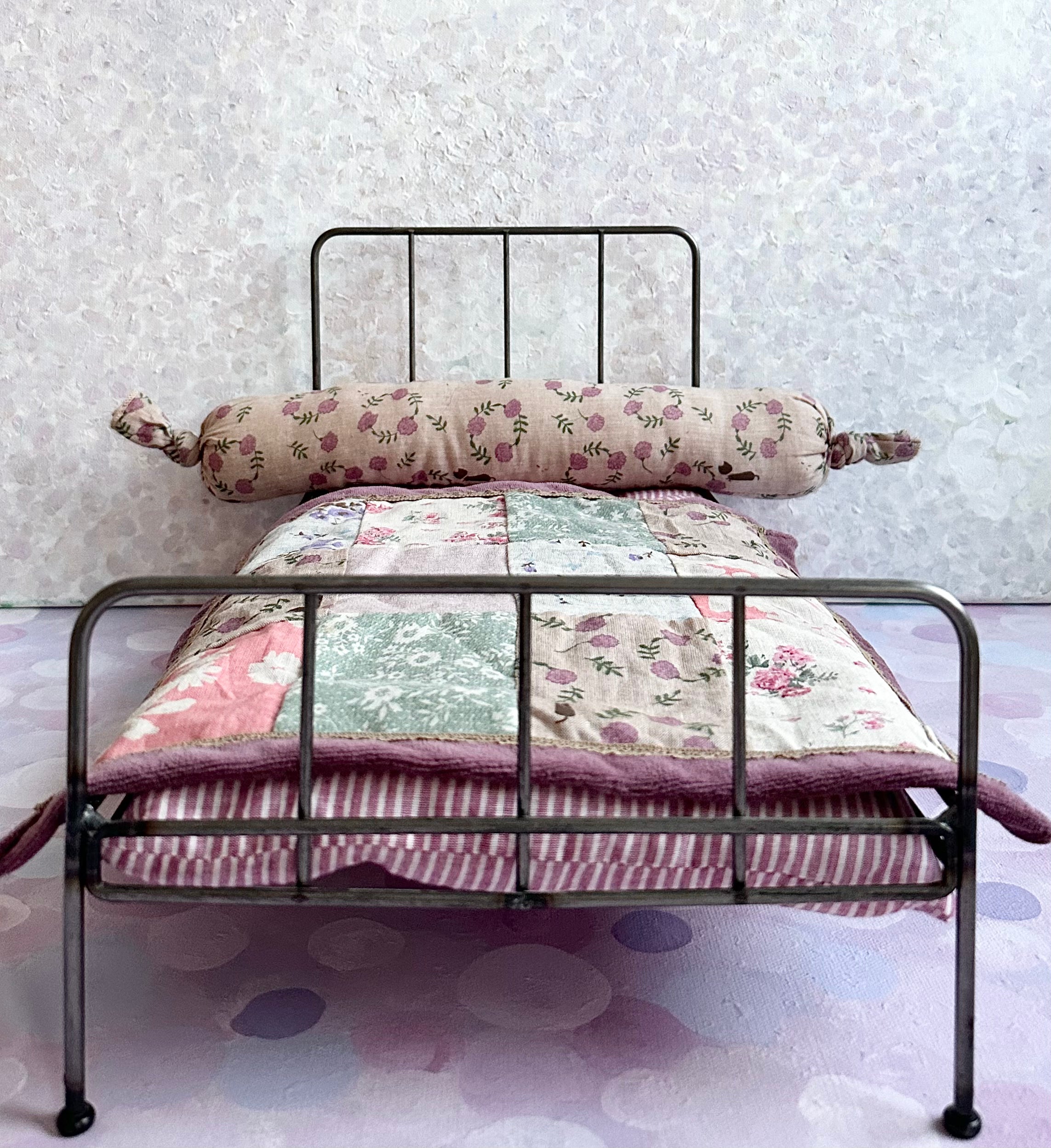 Medium Metal Bed - 2014