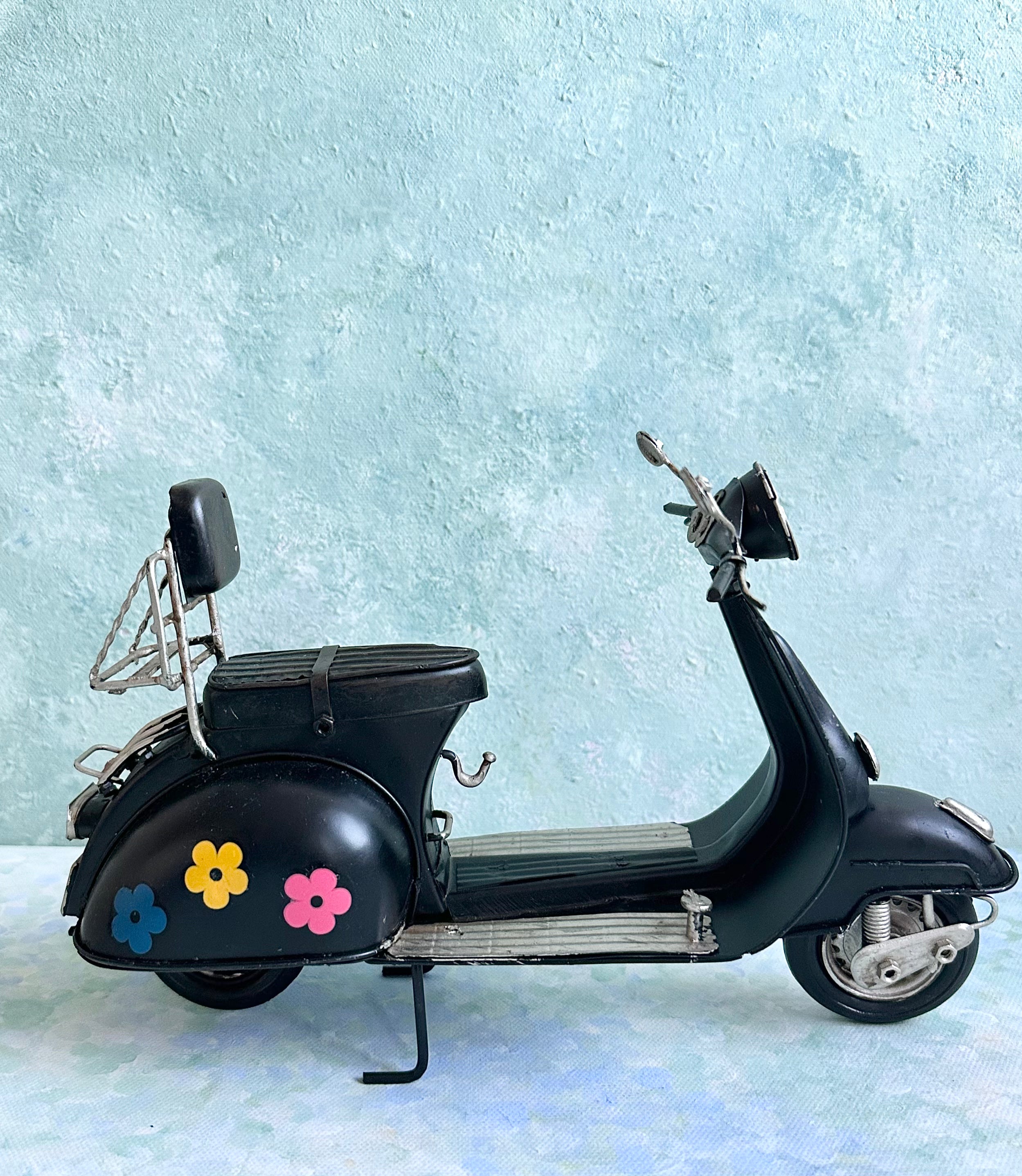 Miniature Vintage Vespa
