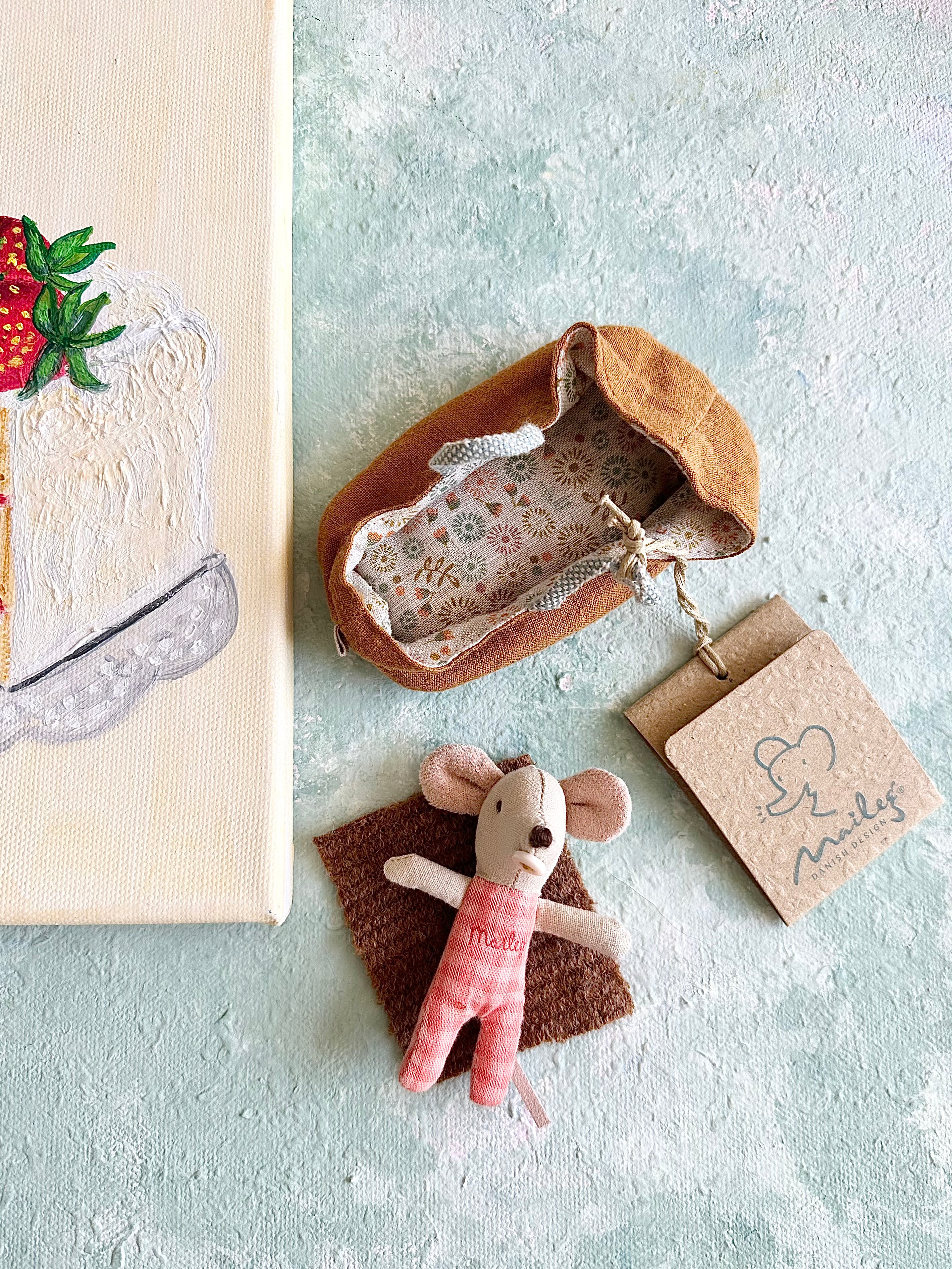 Baby Mouse in Carrycot - 2019