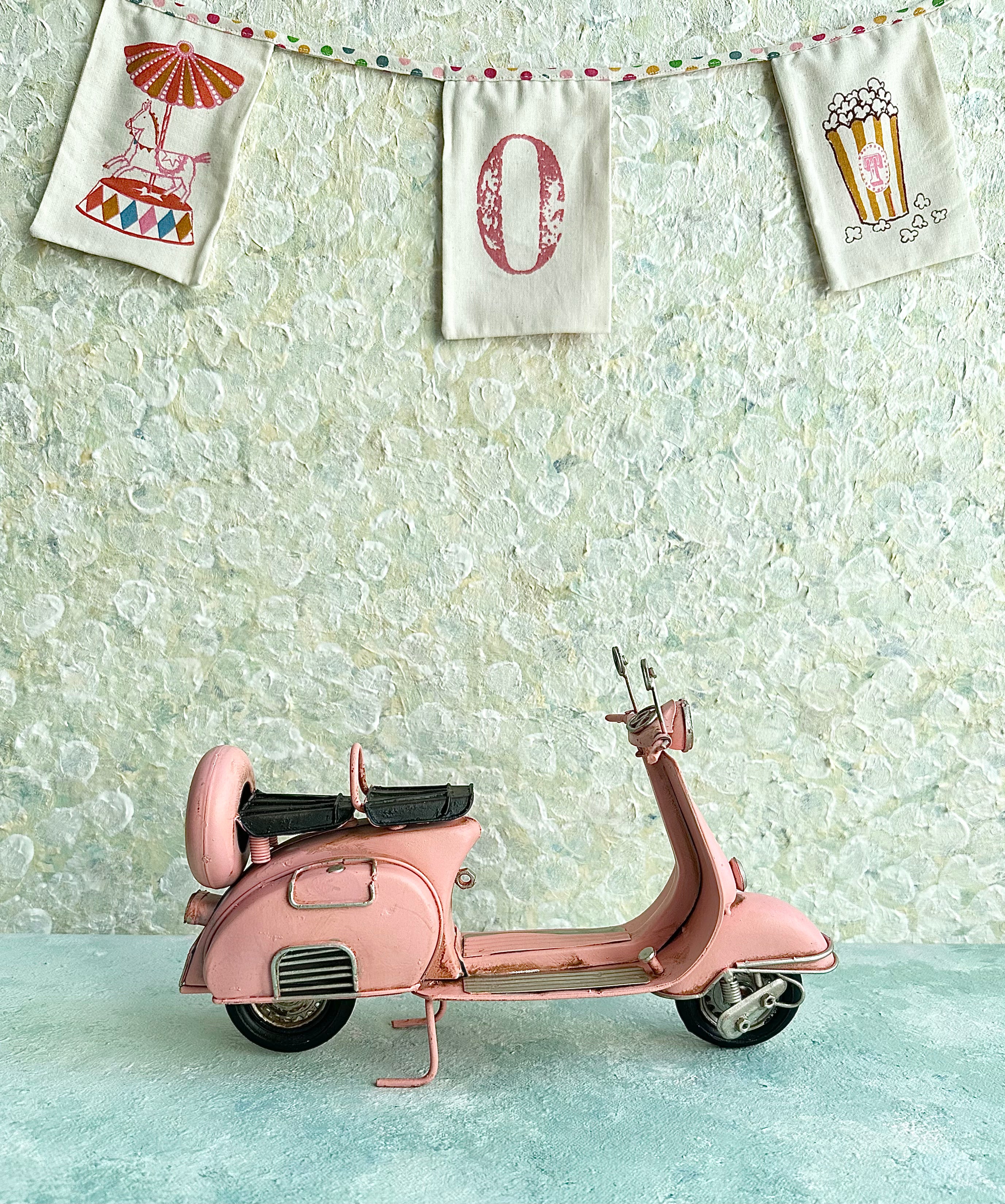 Miniature Vintage Vespa