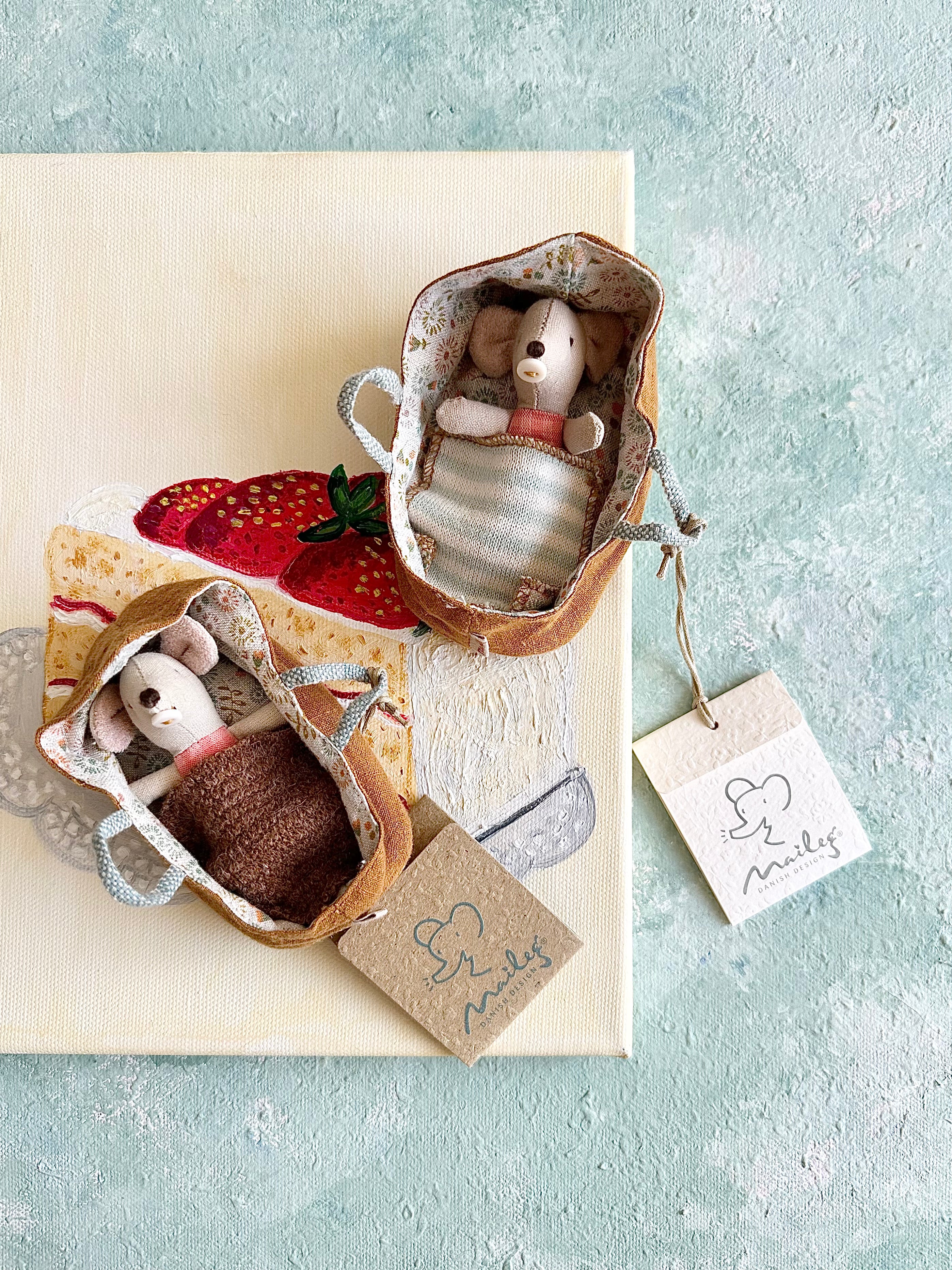 Baby Mouse in Carrycot - 2019