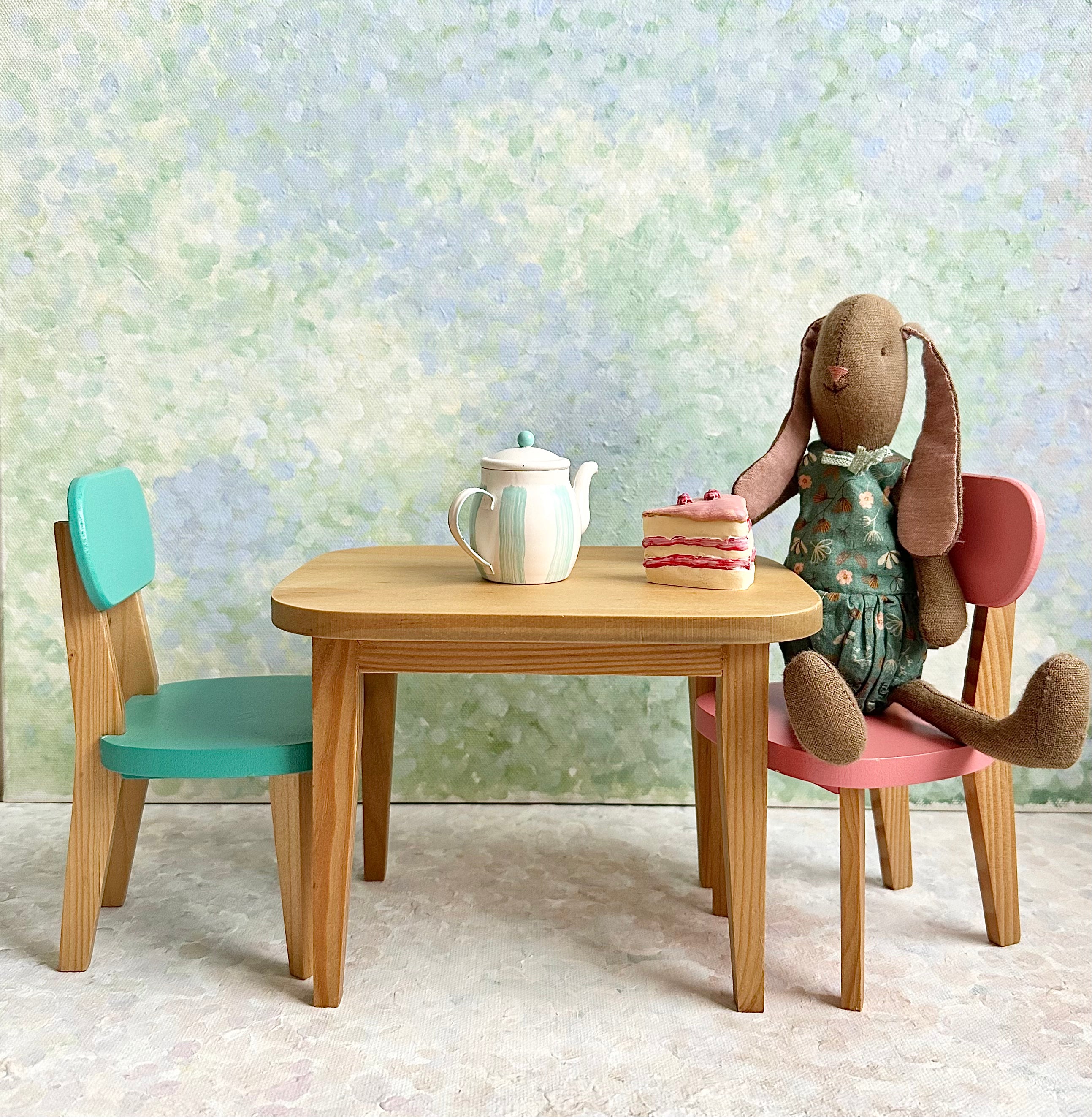 Wooden Table & Chairs - 2014