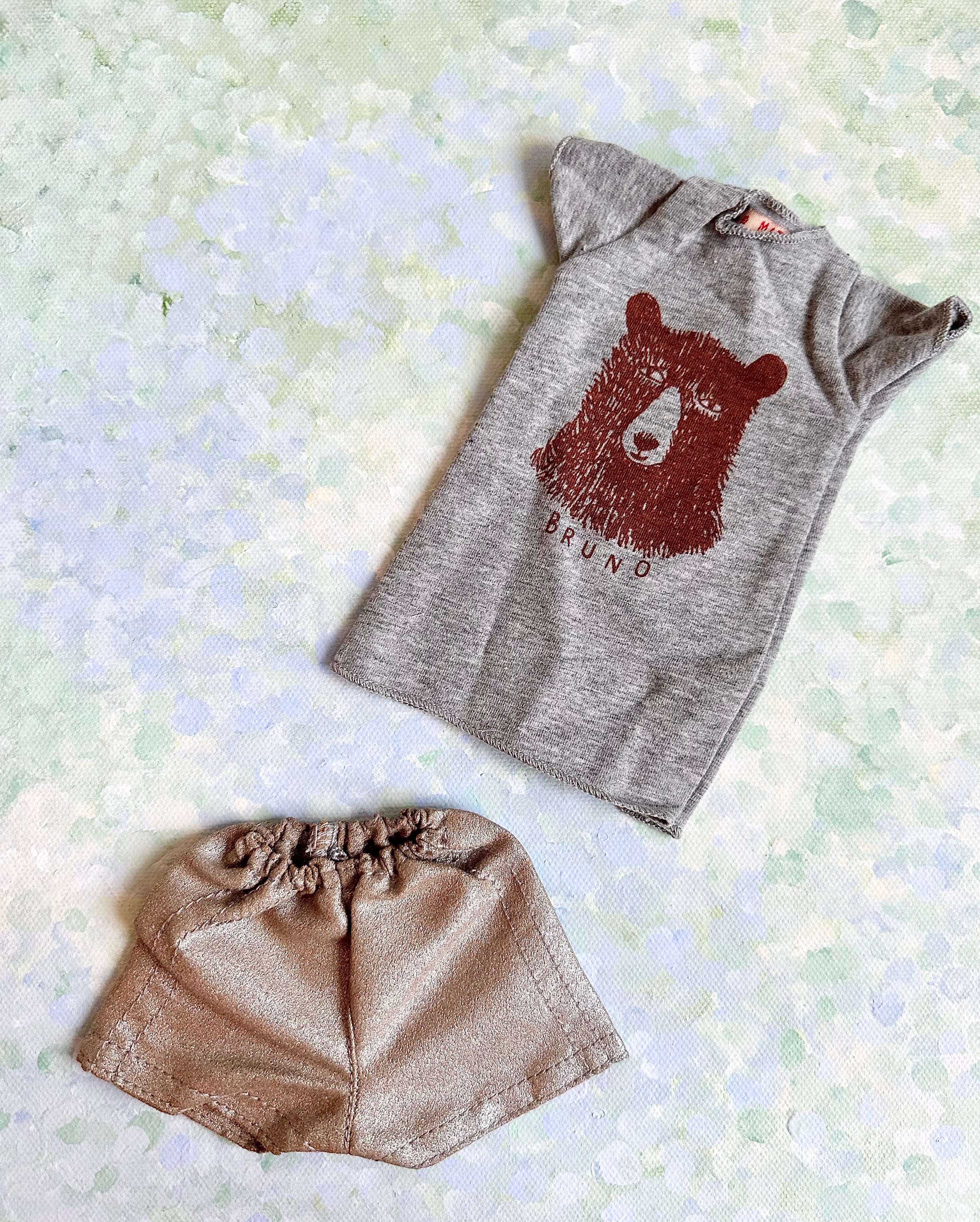 Medium Clothes Set - 2013