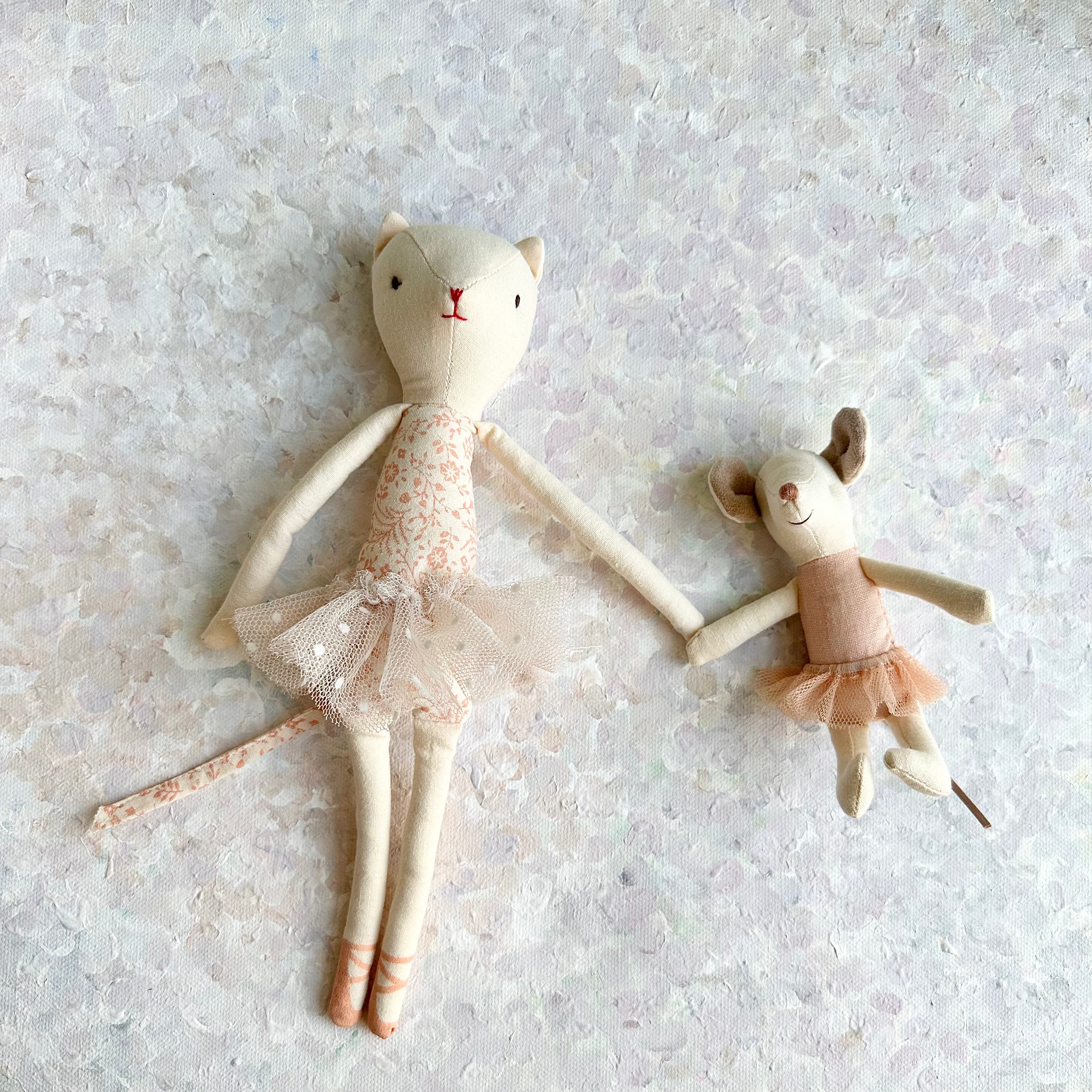 Dancing Cat & Mouse in Shoebox - 2018