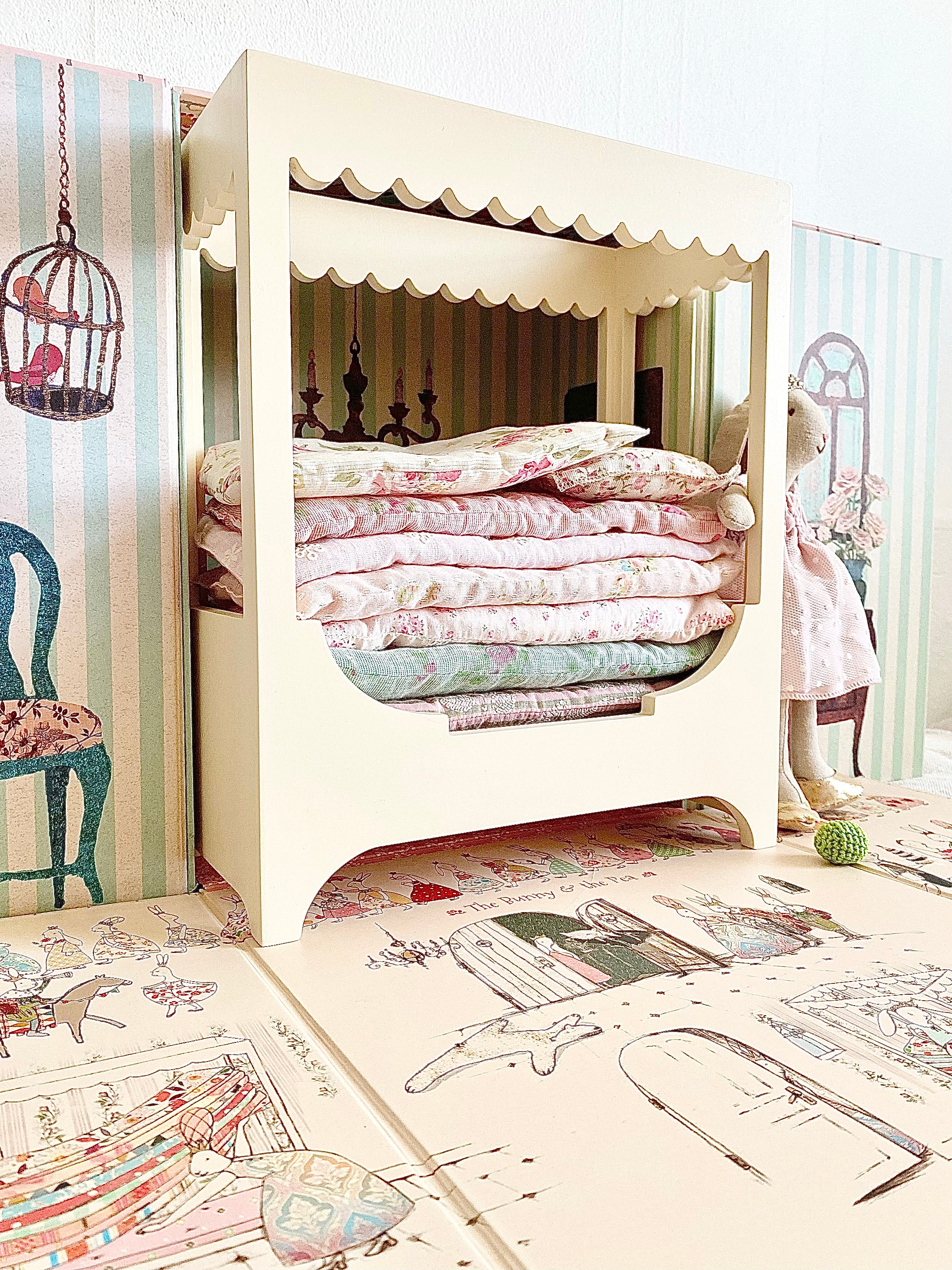 Mini Bunny & the Pea - 2013