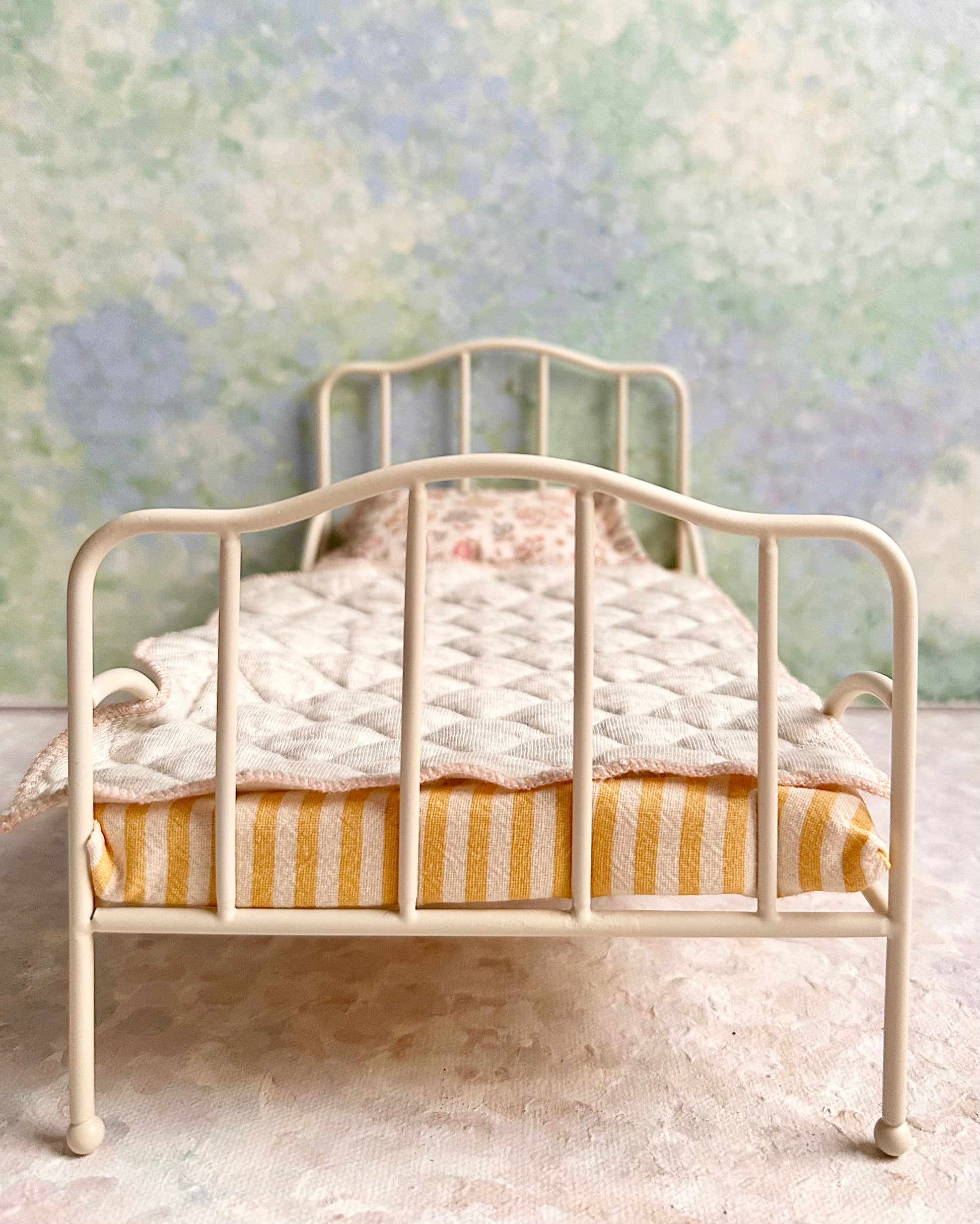 Mini Vintage Bed - 2019