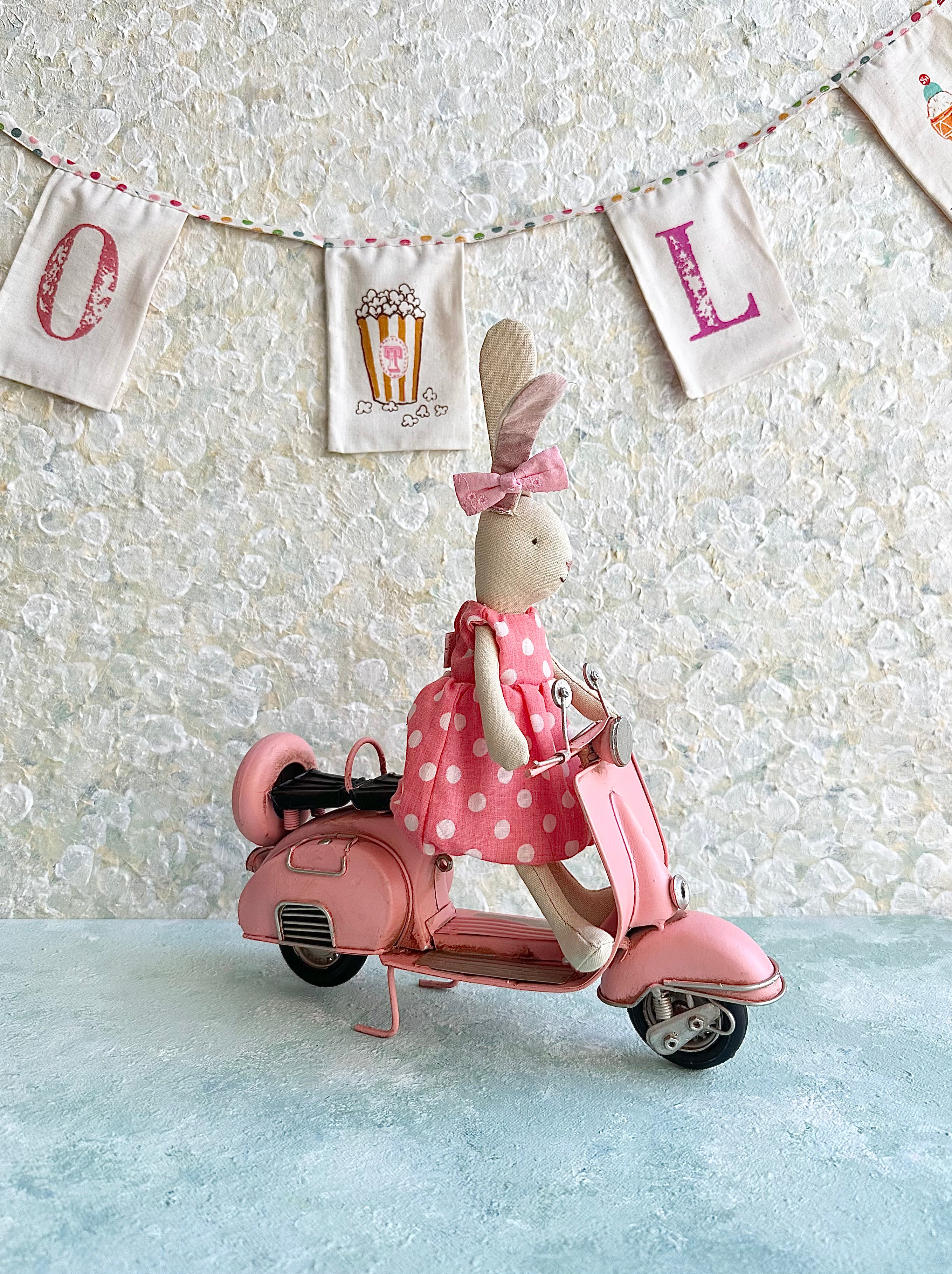 Miniature Vintage Vespa