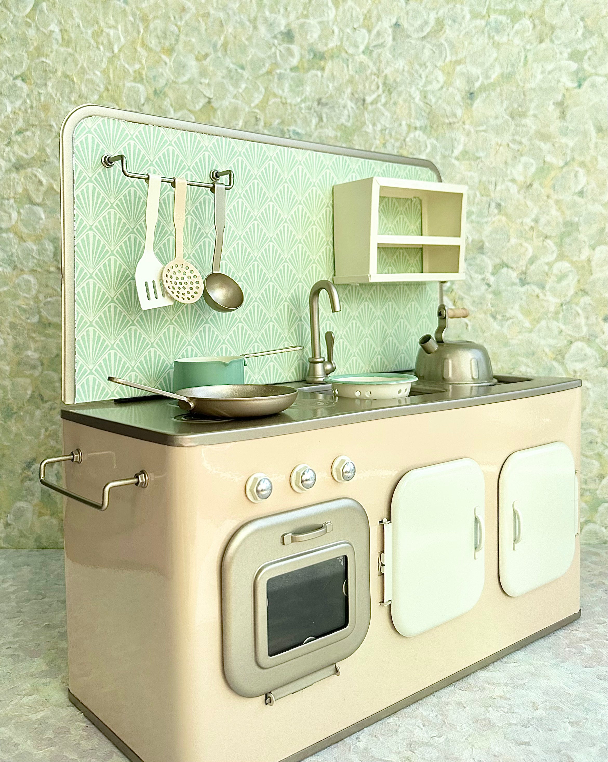Retro Kitchen - 2017