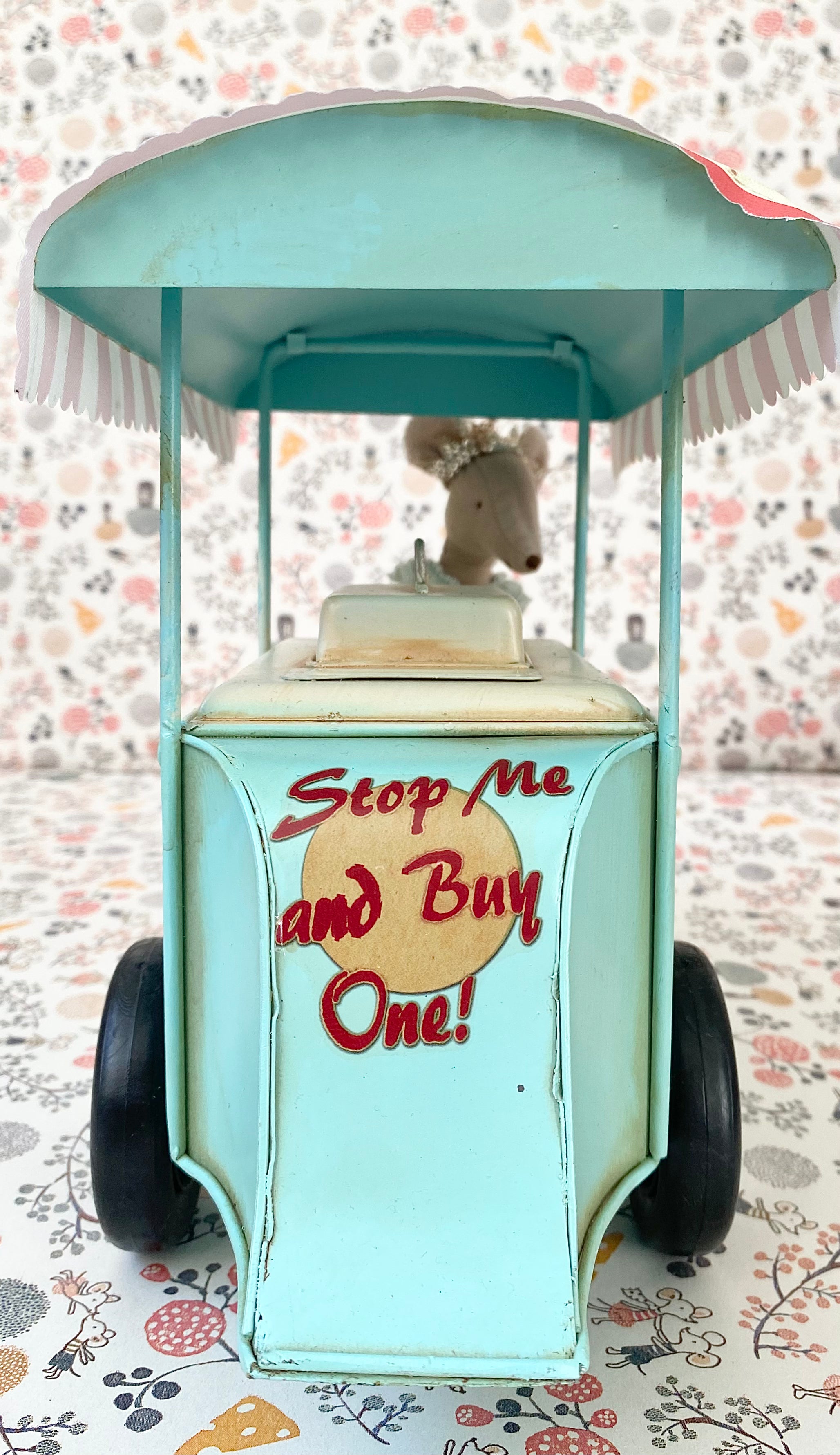 Miniature Vintage Ice Cream Truck