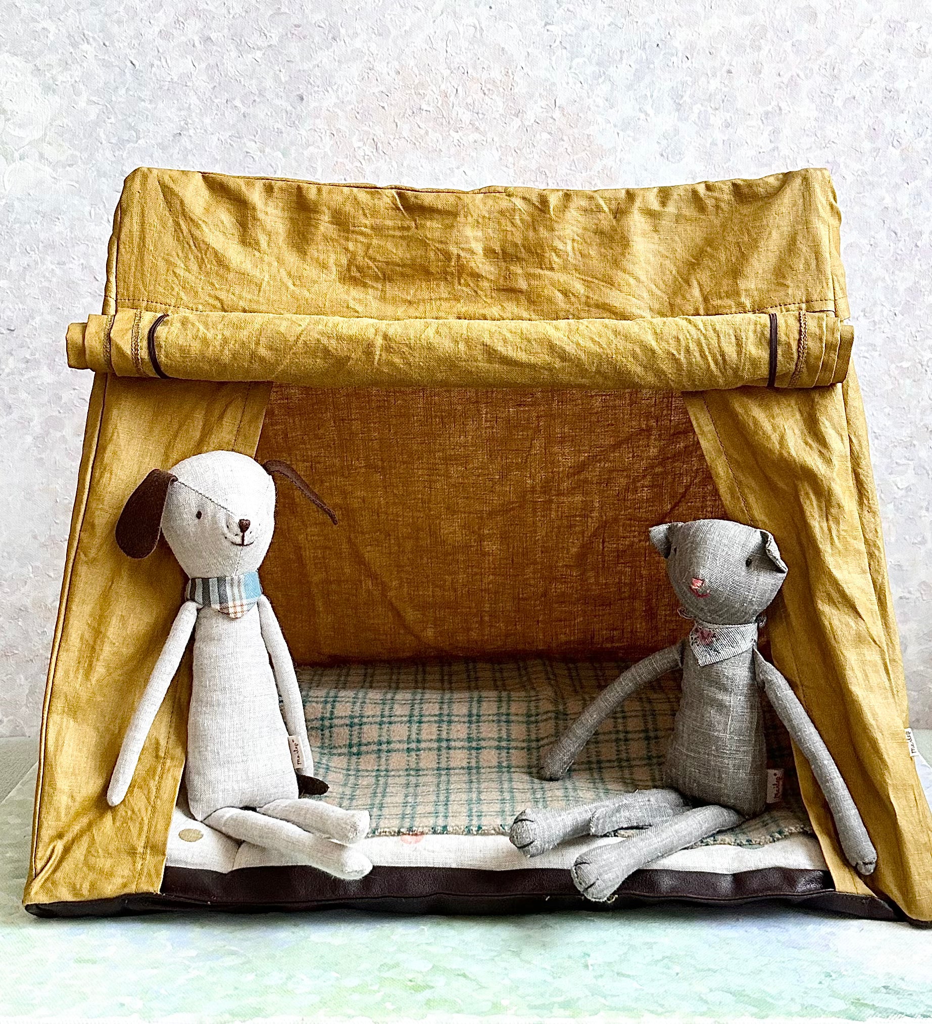 Best Friends Happy Camper Tent