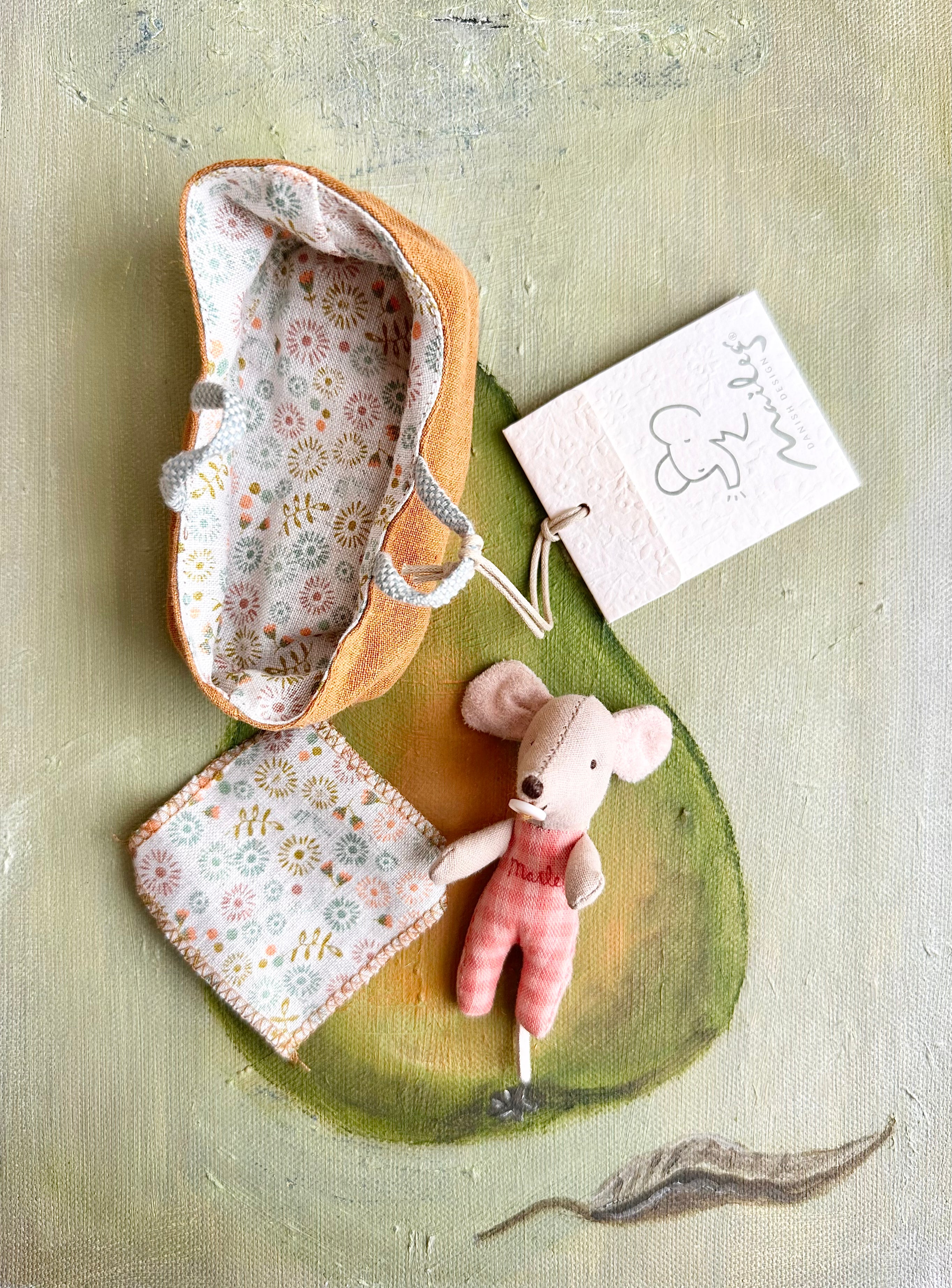 Baby Mouse in Carrycot - 2018