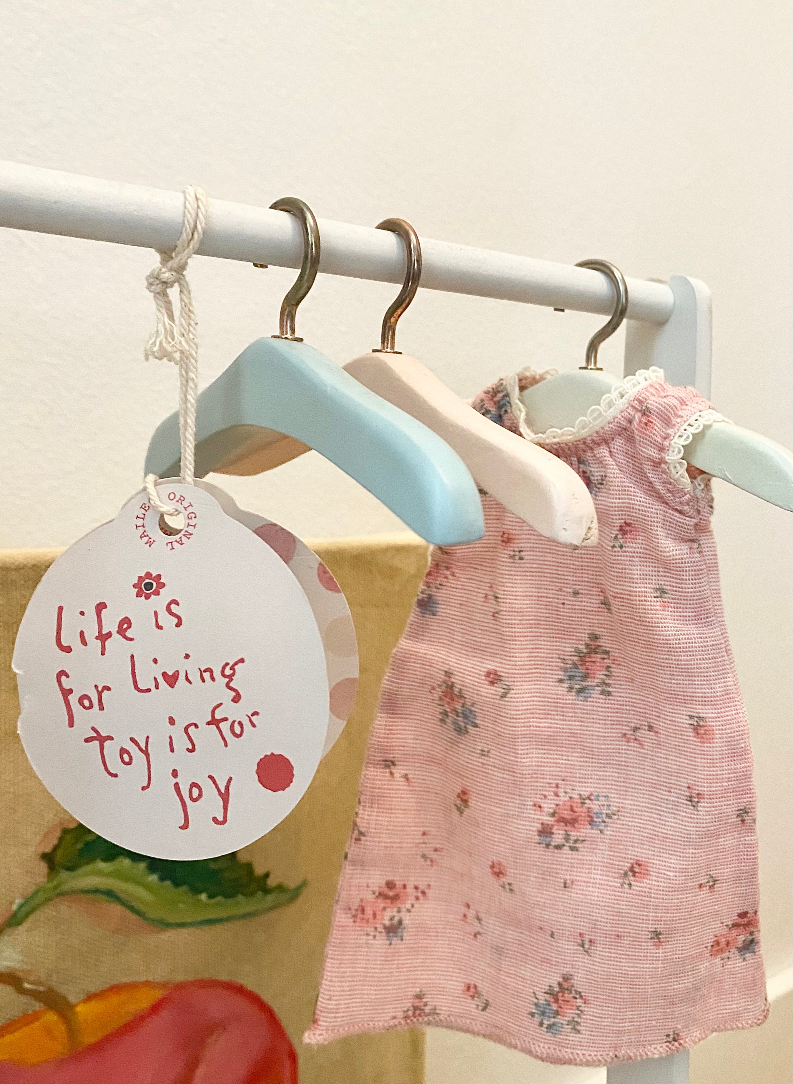 Wooden Clothes Rack incl. hangers - 2012