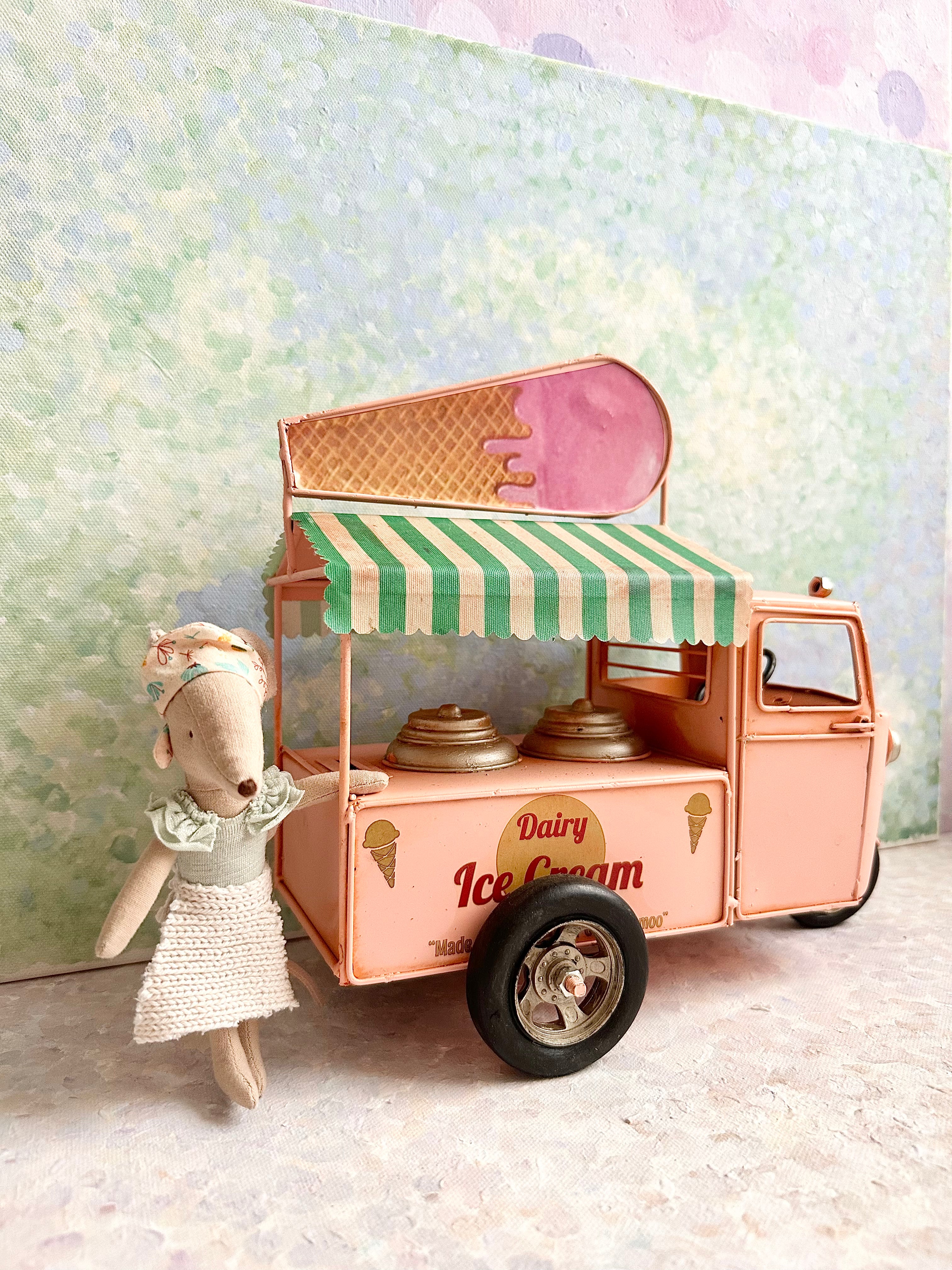 Miniature Vintage Ice Cream Van