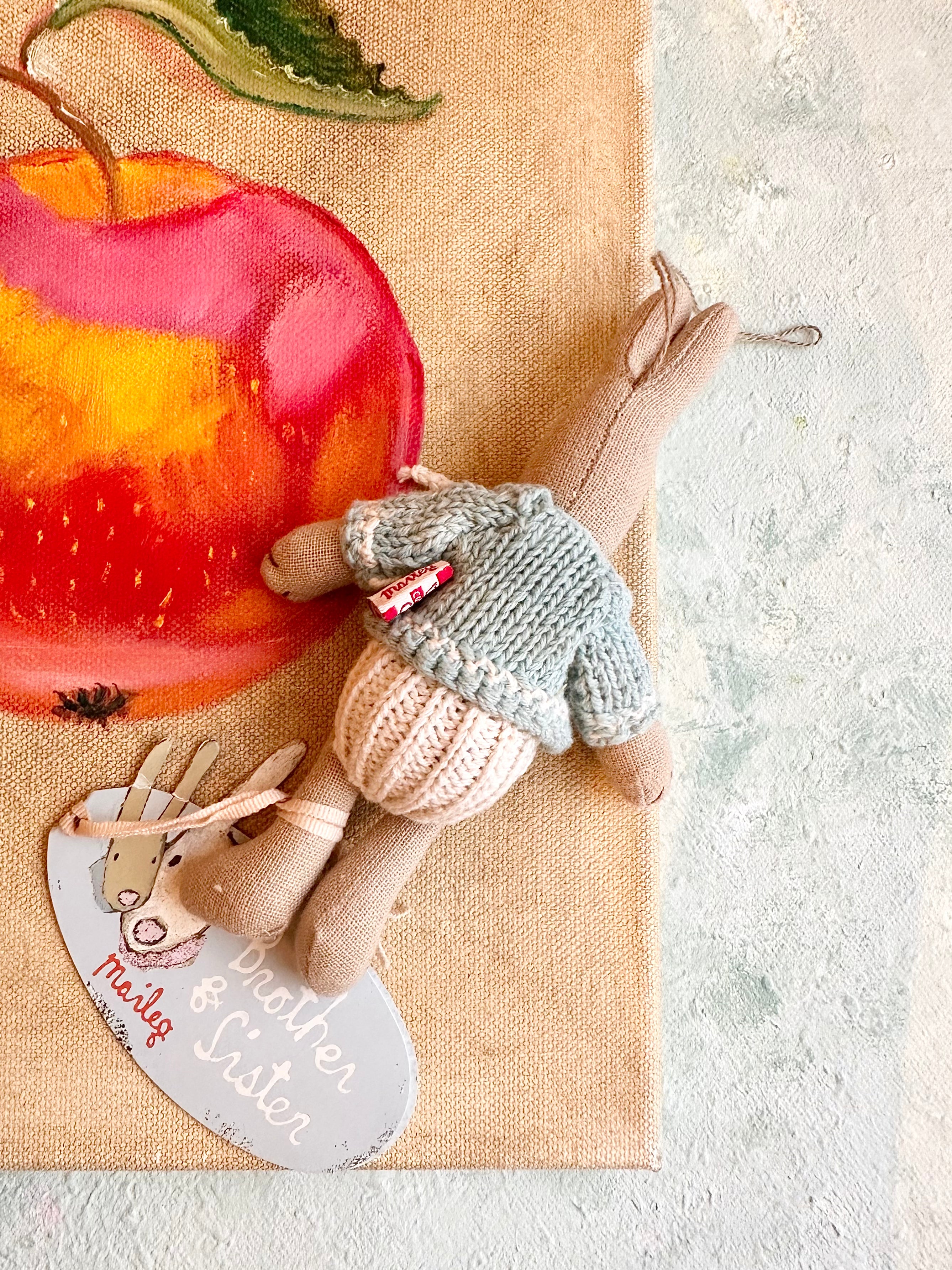 Newborn Baby w. Hanger - 2009