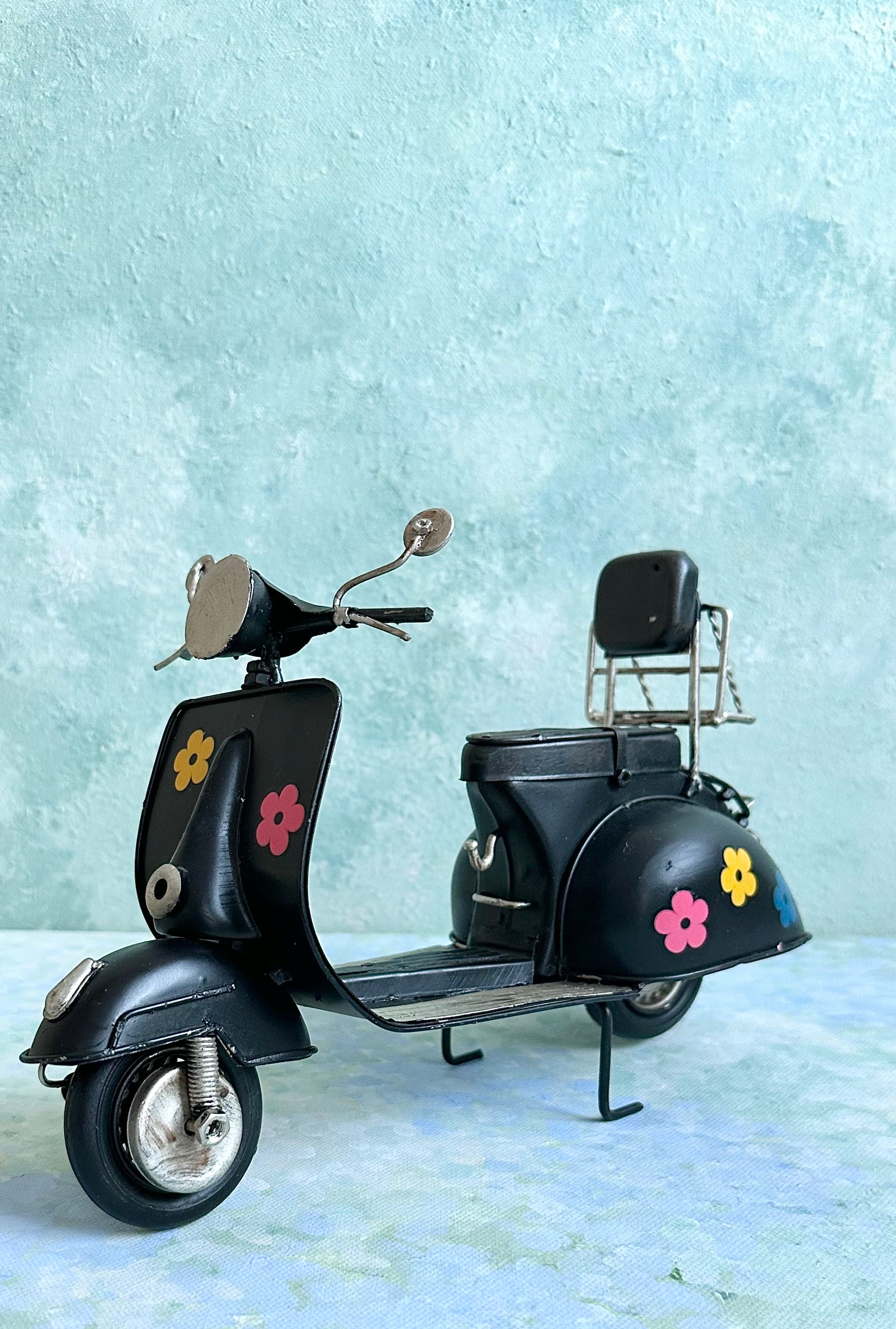 Miniature Vintage Vespa