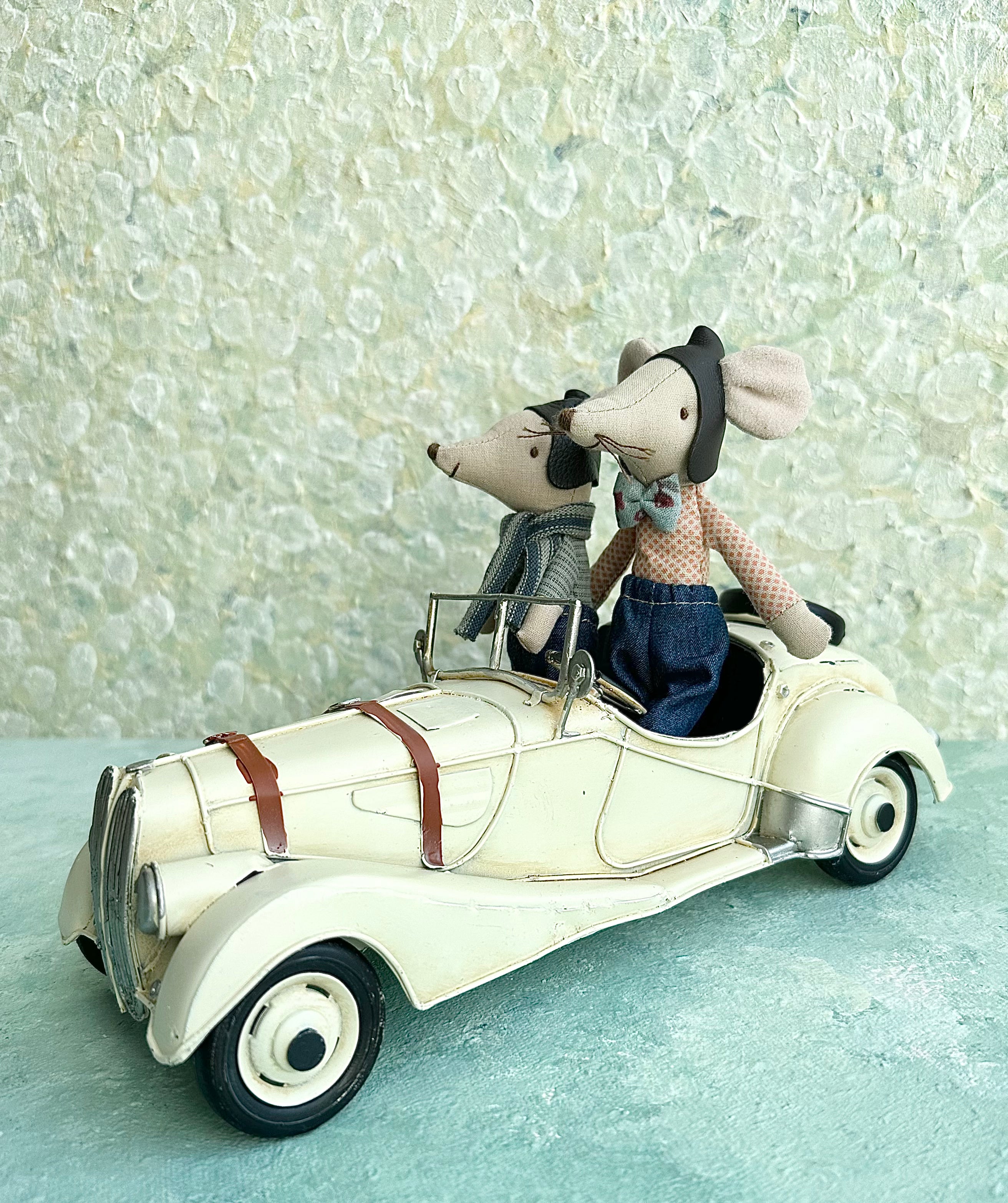 Miniature Vintage Veteran Car