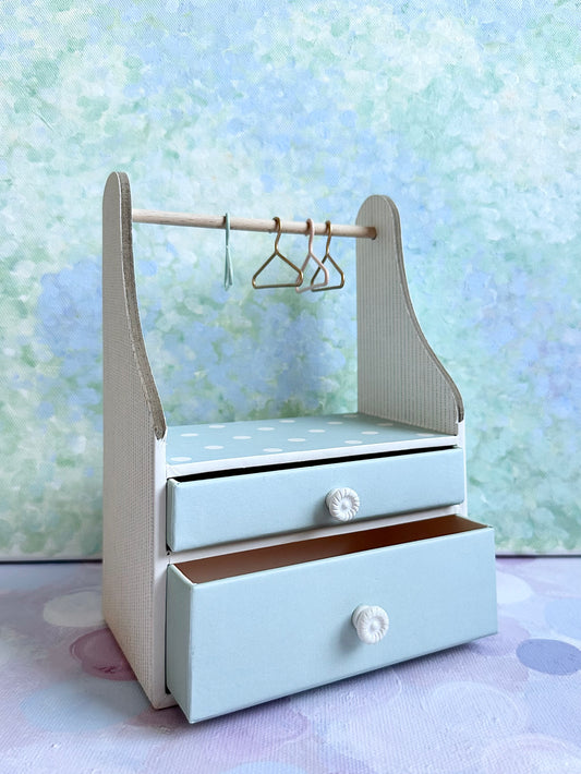 Dresser - 2015