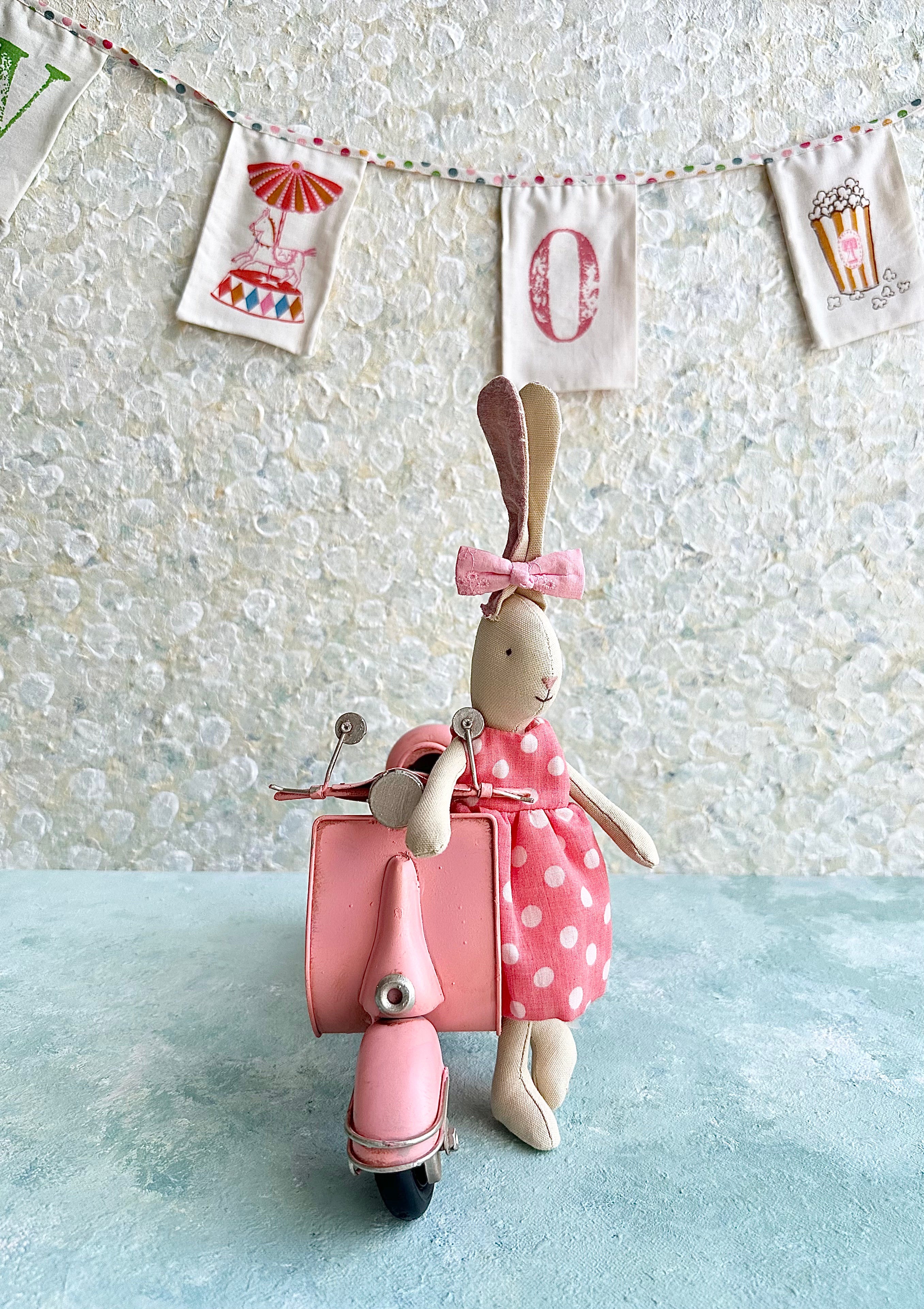 Miniature Vintage Vespa