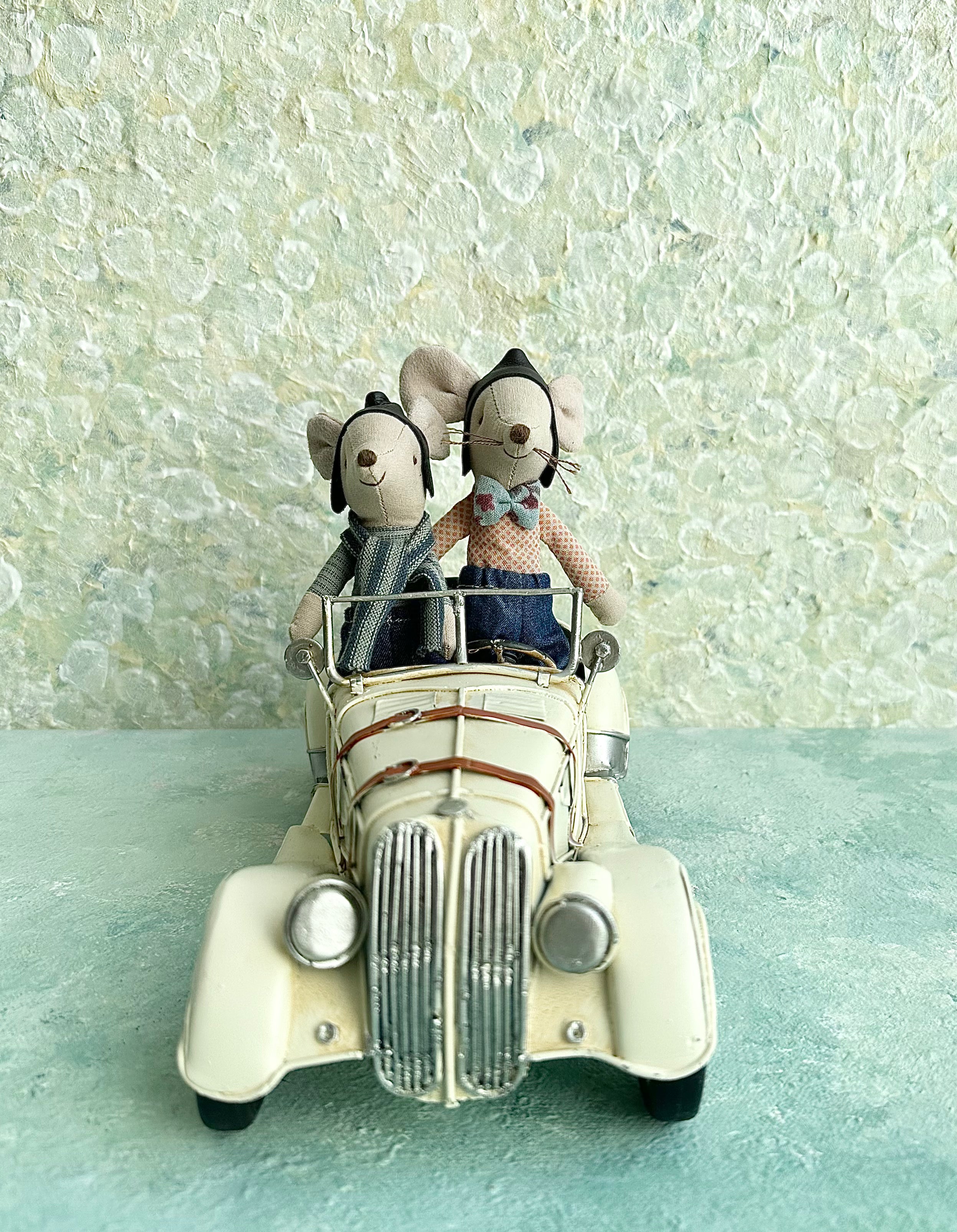 Miniature Vintage Veteran Car