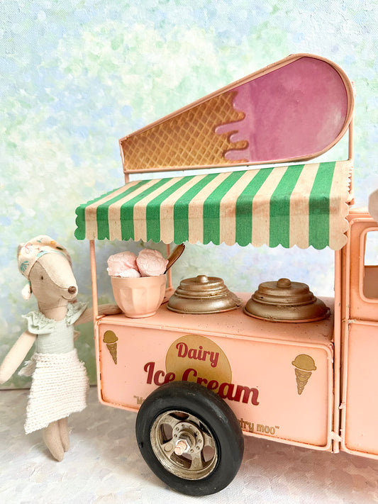 Miniature Vintage Ice Cream Van